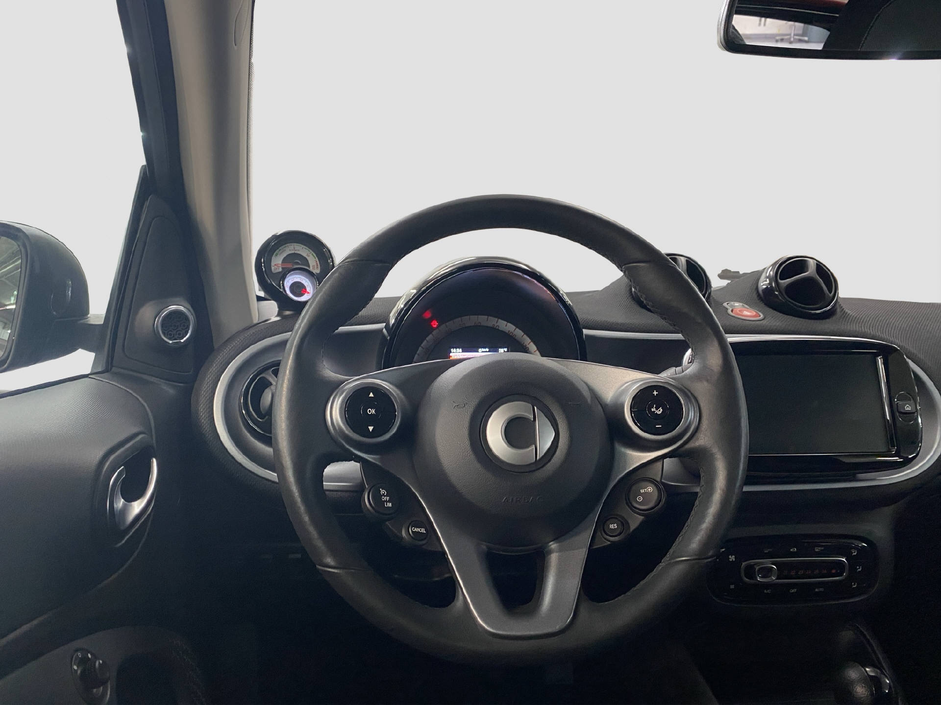 SMART Fortwo Cabrio EQ Passion-image-9