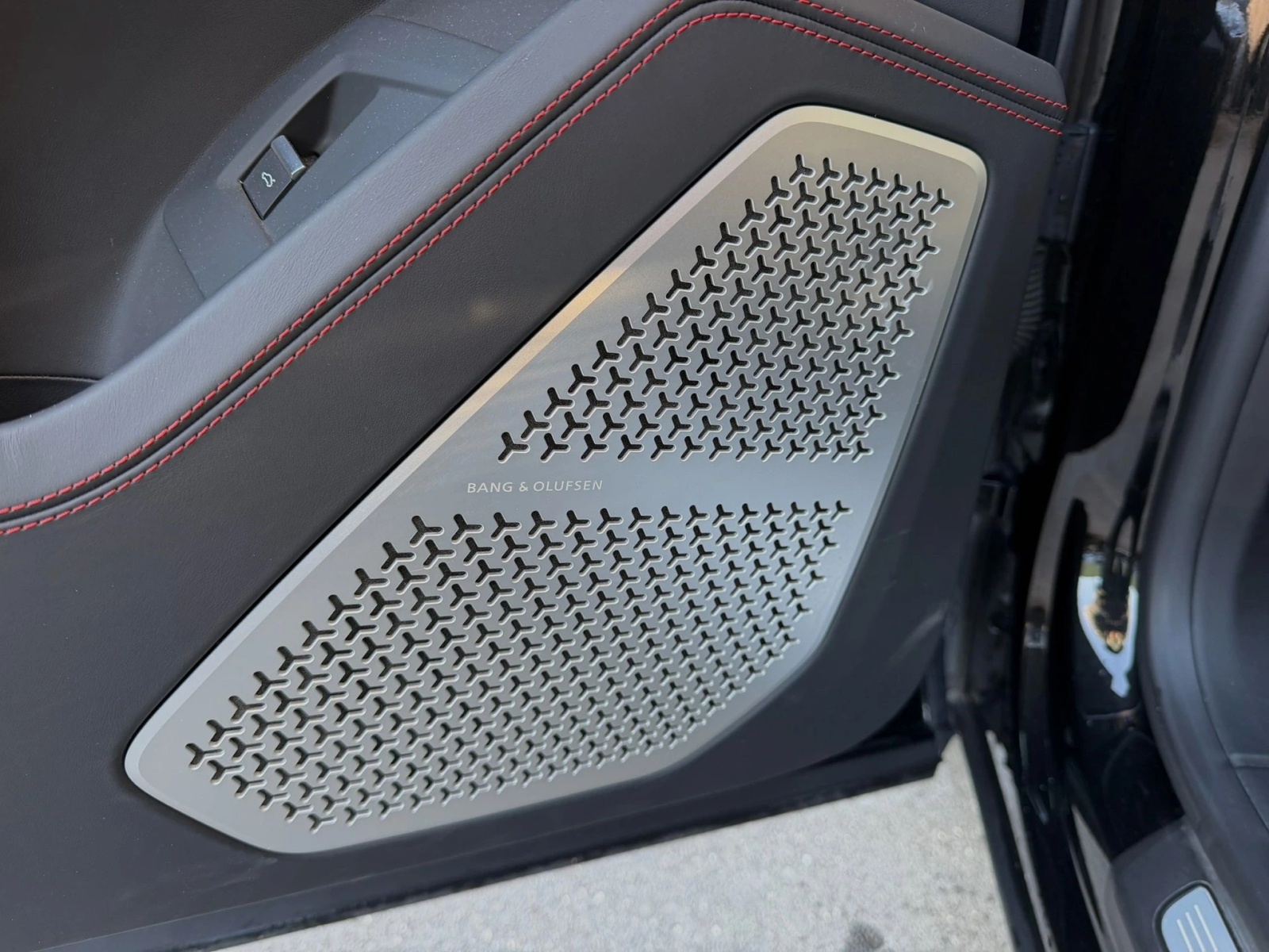 LAMBORGHINI Urus E-Gear-image-8