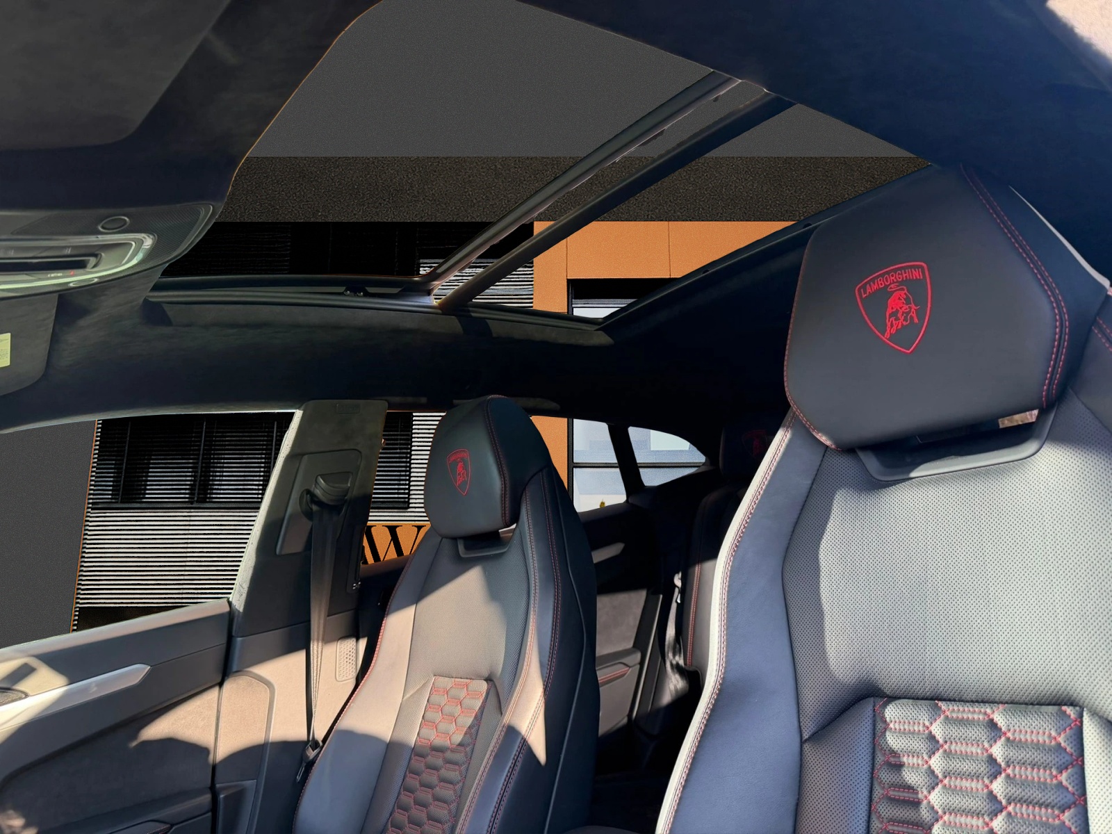 LAMBORGHINI Urus E-Gear-image-4