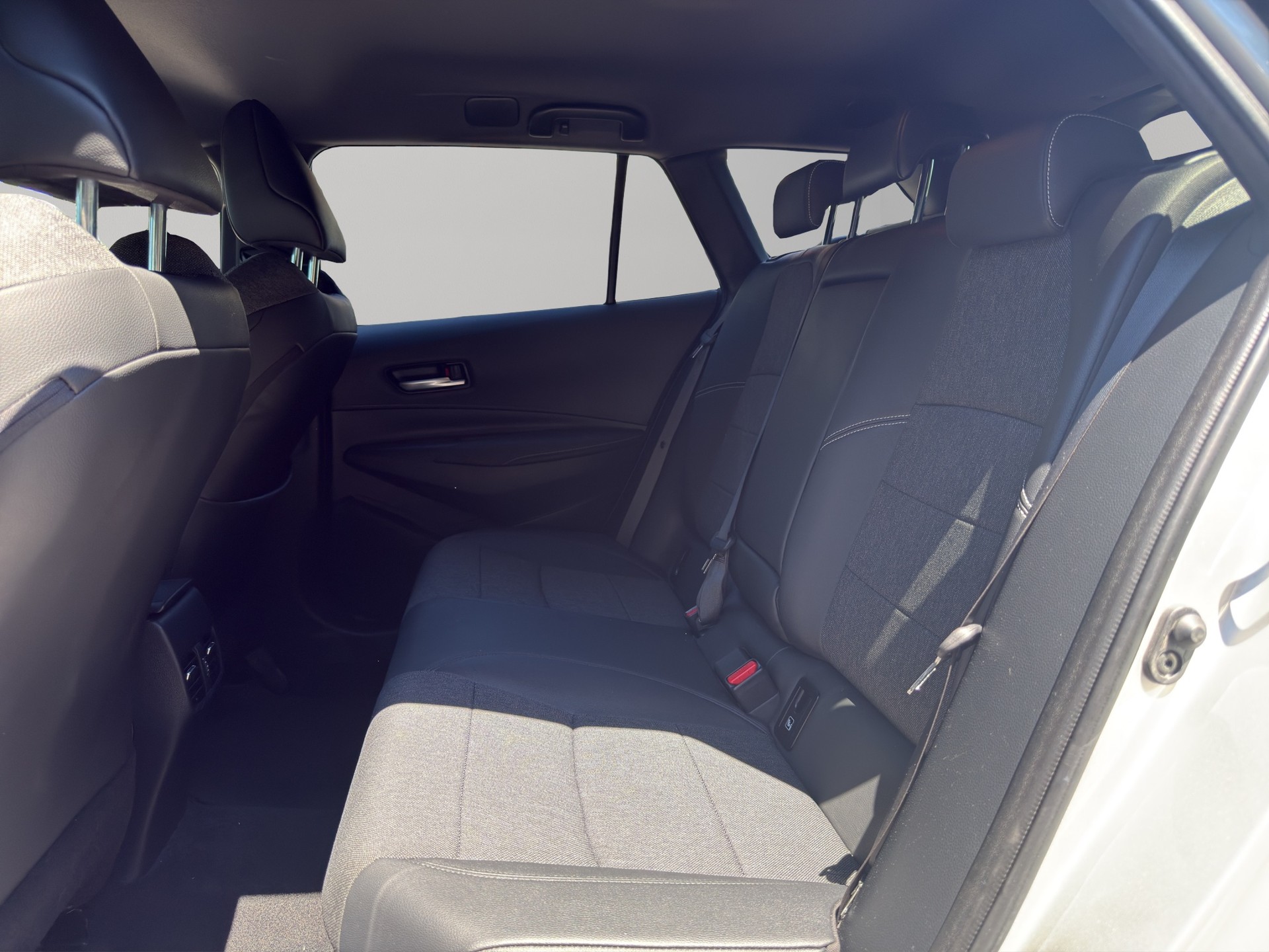 TOYOTA Corolla Touring Sports 1.8 HSD Comfort e-CVT-image-17