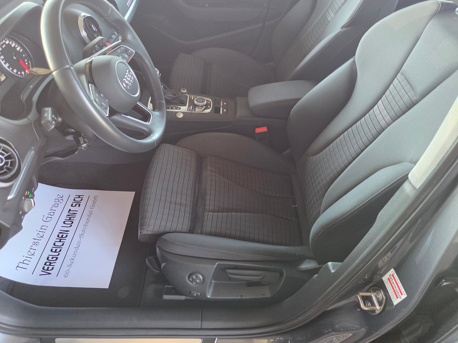 AUDI A3 Sportback 2.0 TFSI Design quattro S-tronic-image-8