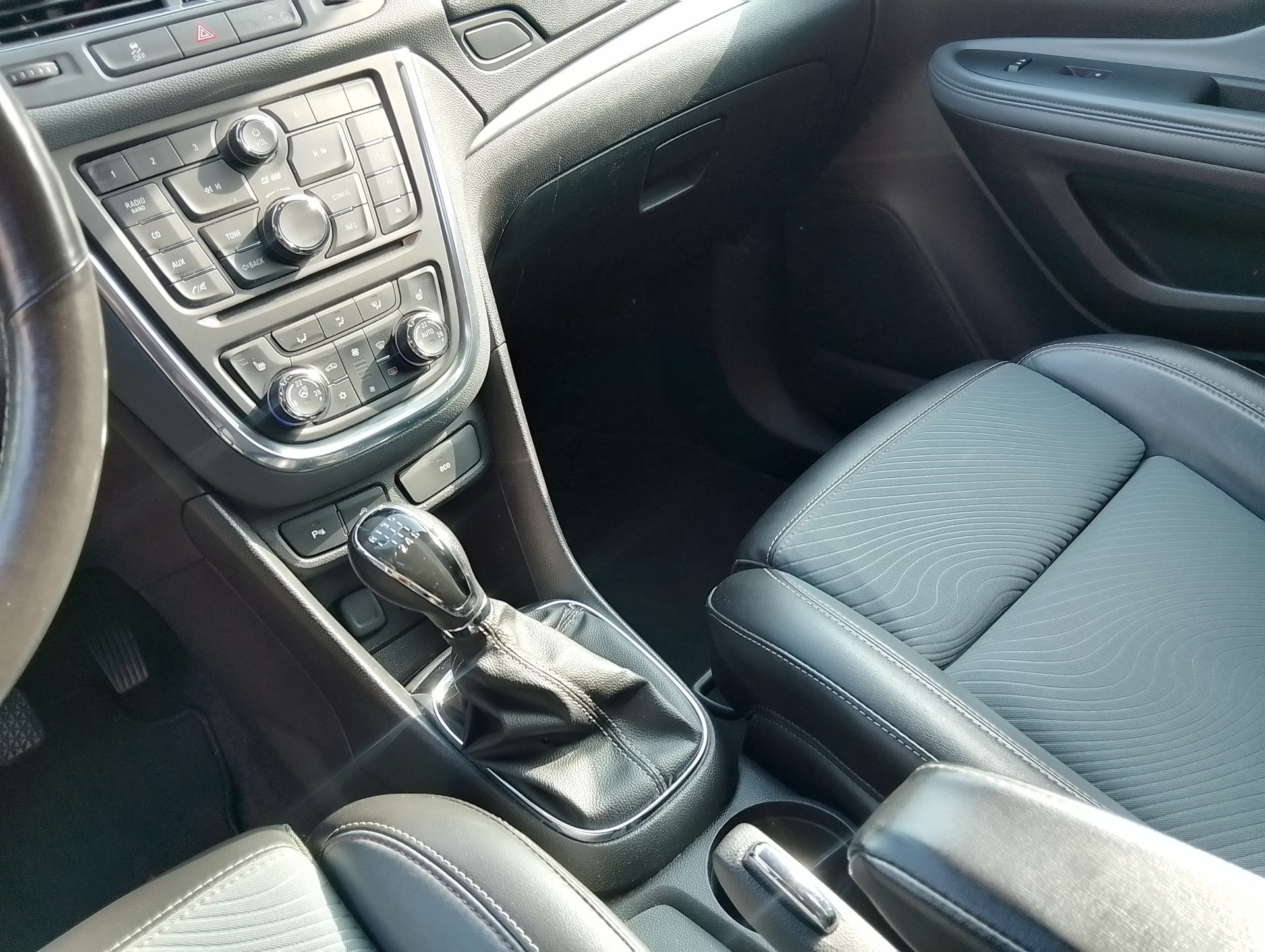 OPEL Mokka 1.4i 16V Turbo Cosmo 4WD-image-13