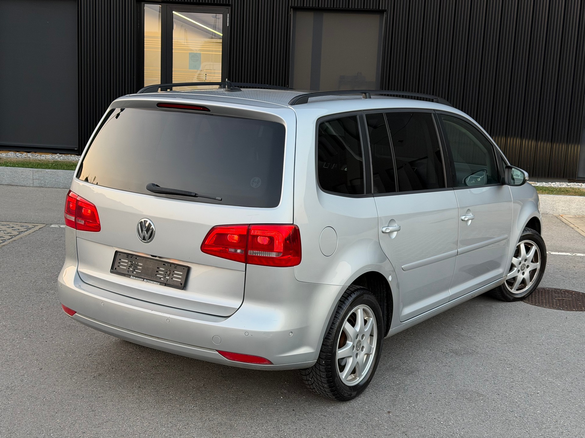 VW Touran 1.4 TSI Trendline DSG-image-14