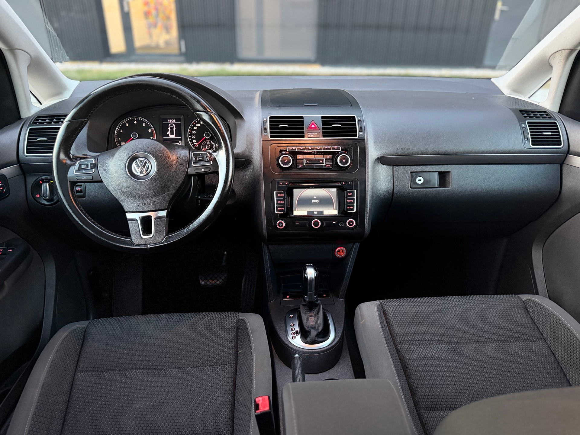 VW Touran 1.4 TSI Trendline DSG-image-10