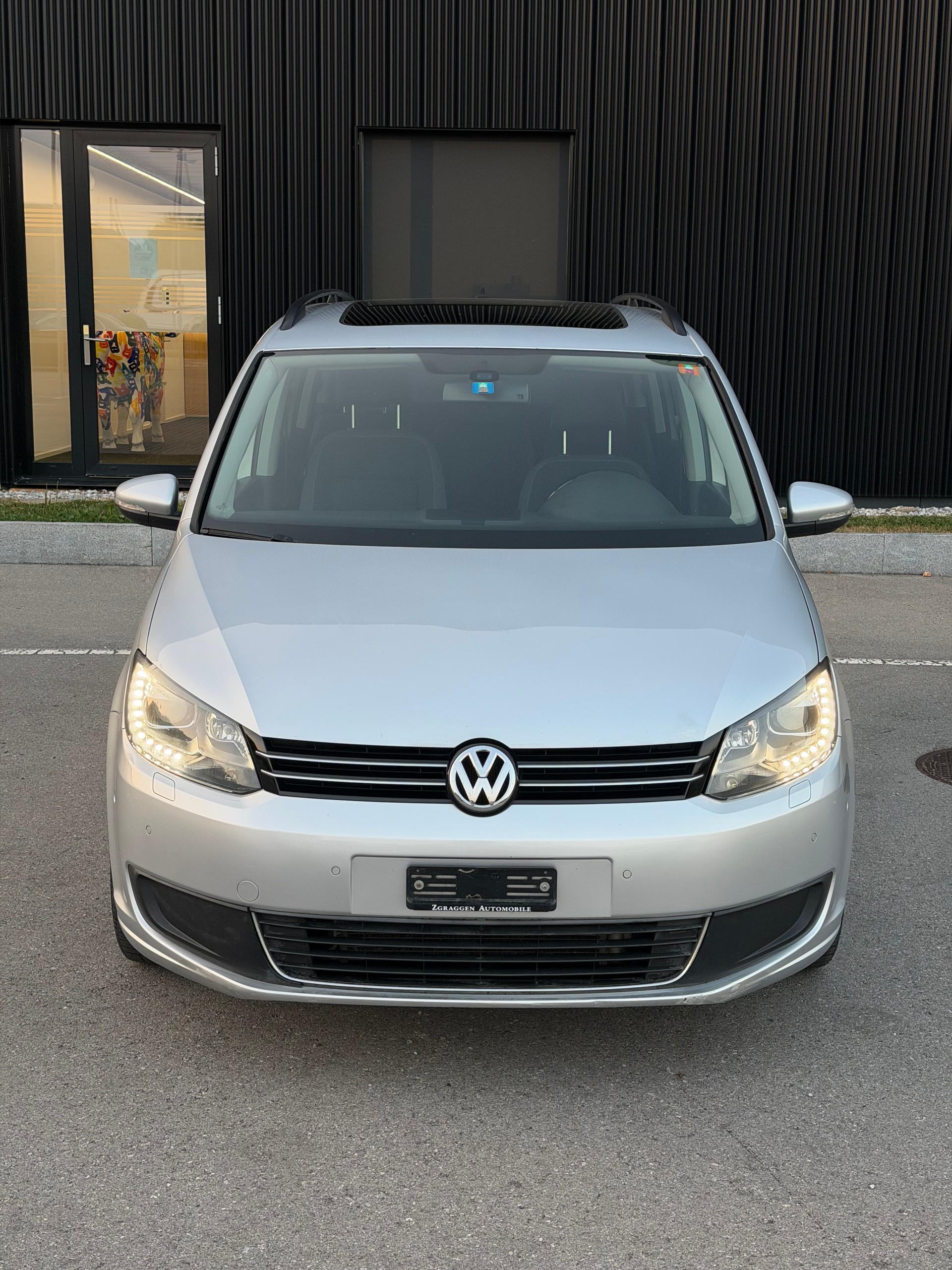 VW Touran 1.4 TSI Trendline DSG-image-1