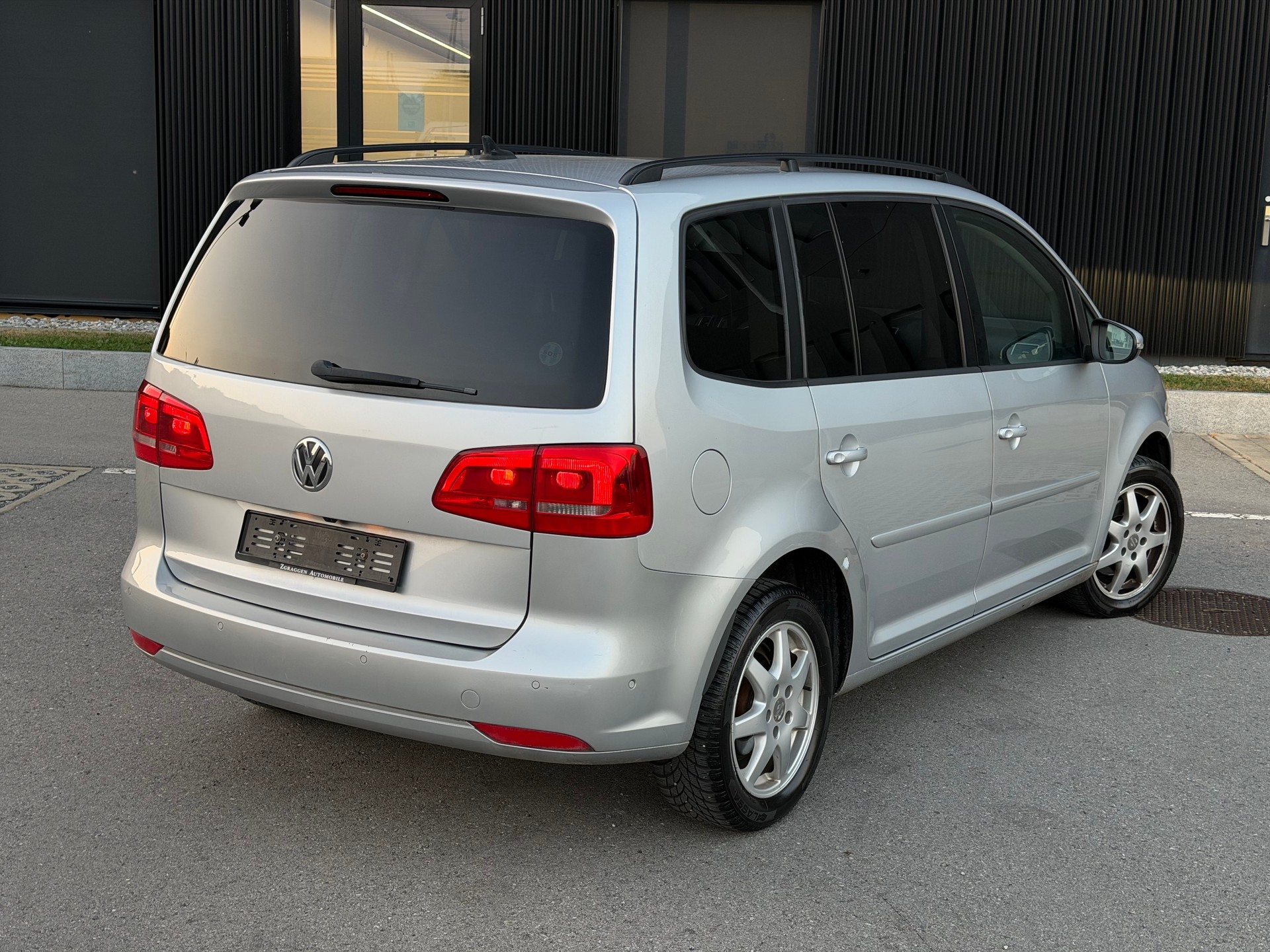 VW Touran 1.4 TSI Trendline DSG-image-6