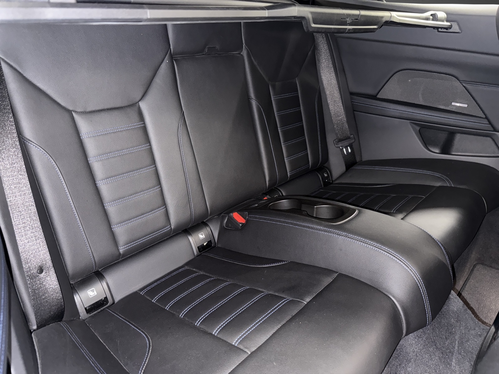 BMW 420i Cabrio M SPORT-image-18