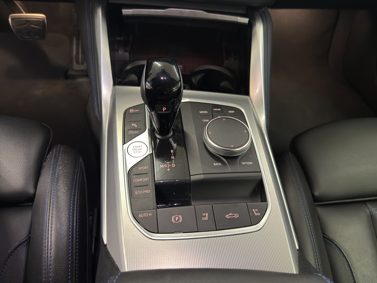 BMW 420i Cabrio M SPORT-image-16