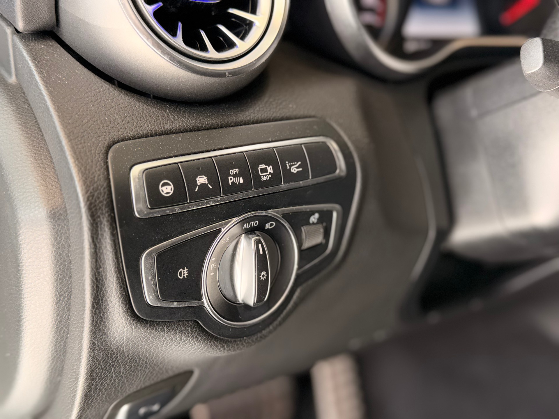MERCEDES-BENZ C 63 S AMG Speedshift-image-12
