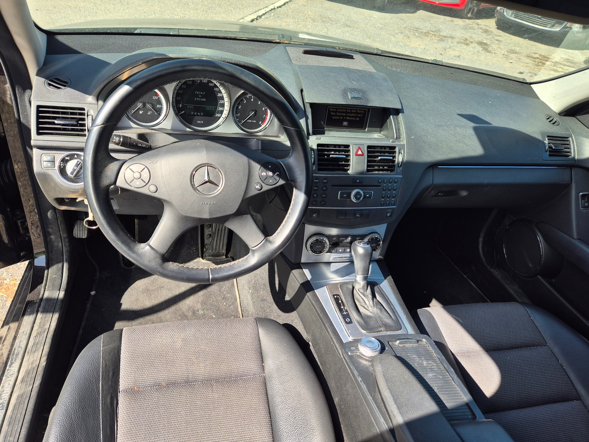 MERCEDES-BENZ C 200 CGI BlueEfficiency Automatic-image-3