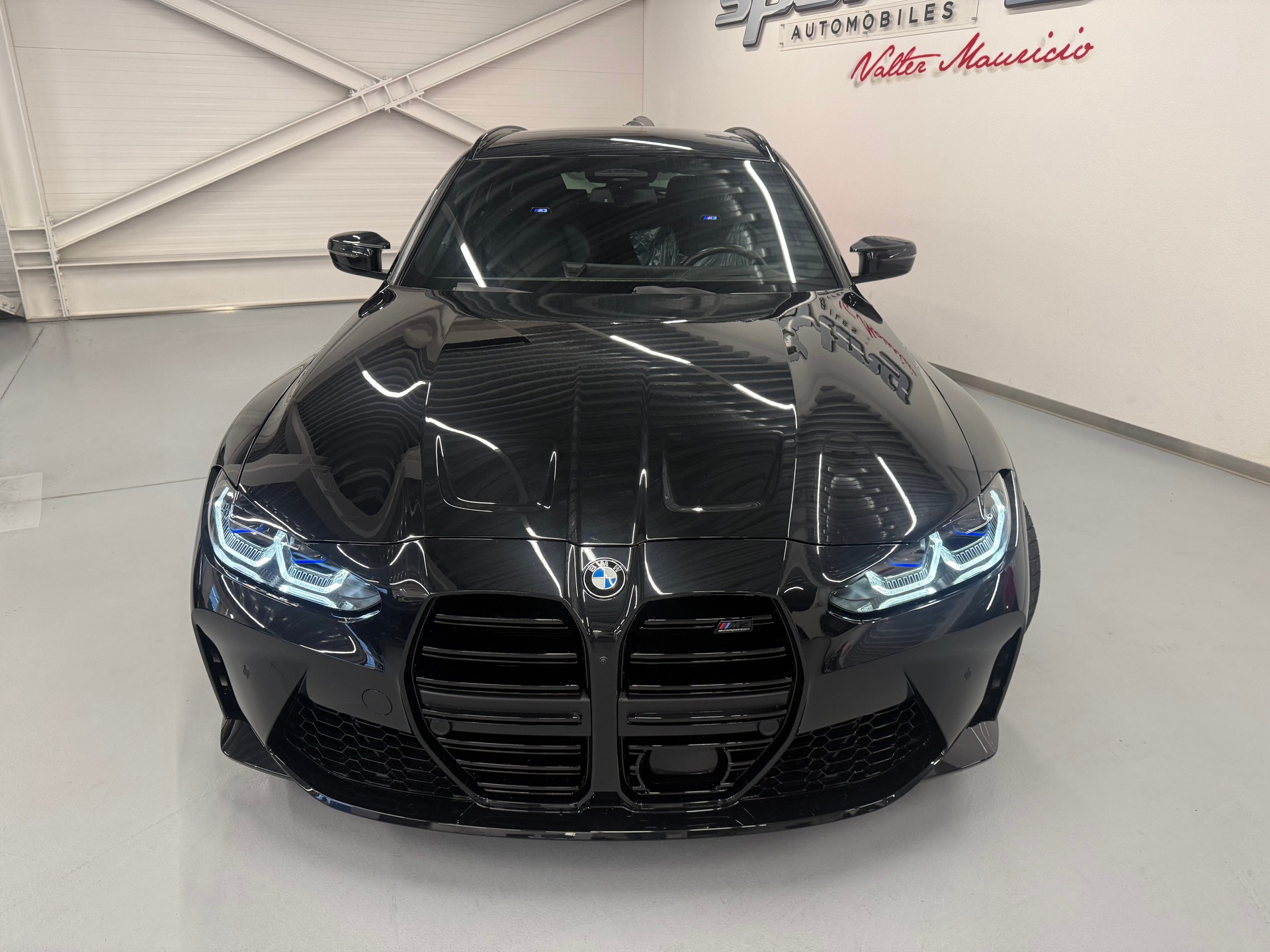 BMW M3 Touring xDrive Competition M CH Auto Fulls Black 21/20 Edelweiss-showroom-element-3