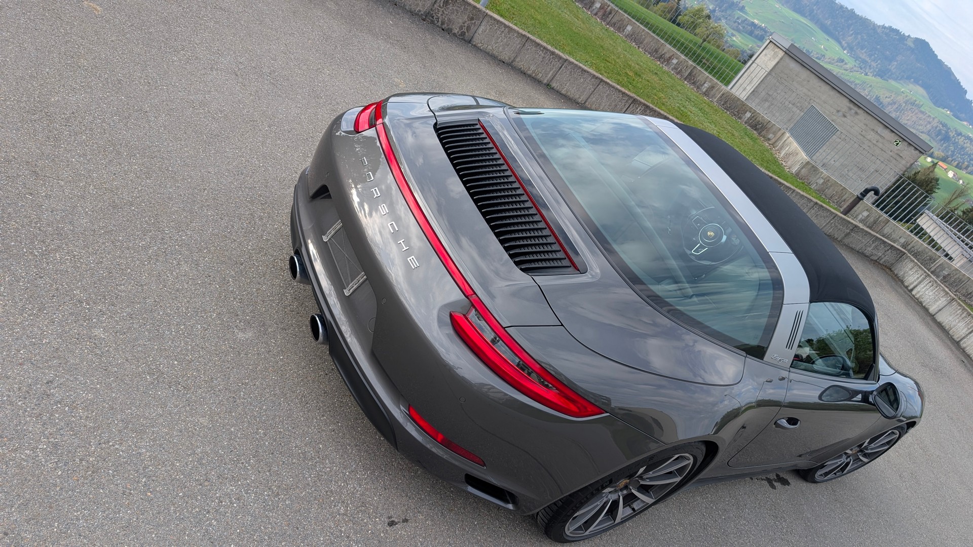 PORSCHE 3.0 Targa 4S PDK-image-2