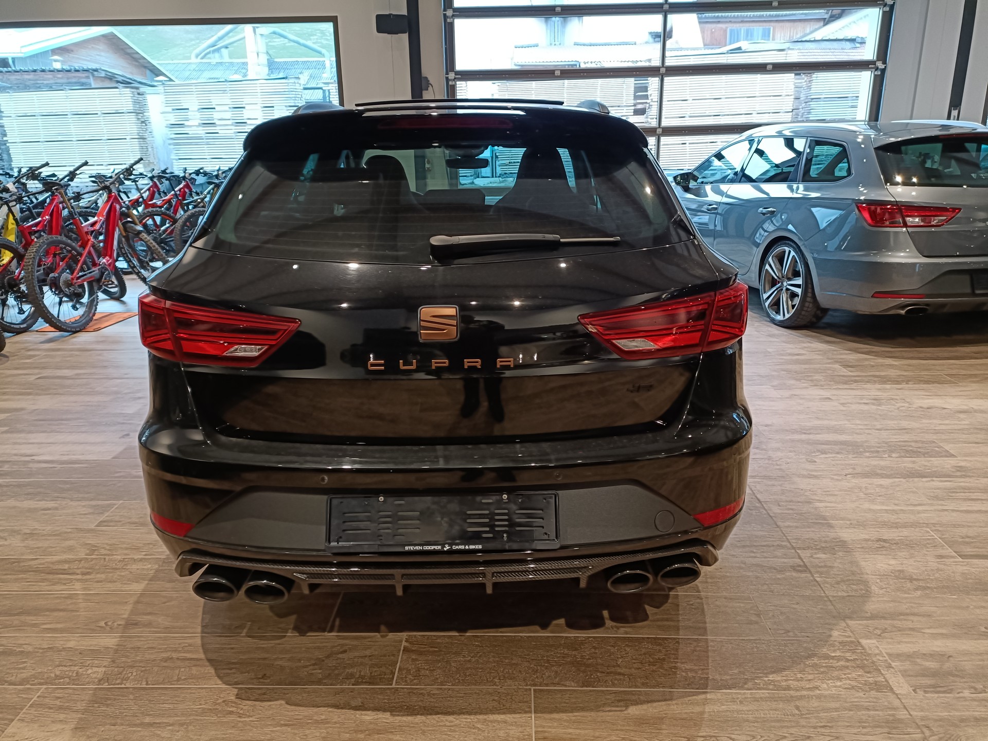 SEAT Leon ST 2.0 TSI Cupra R 300 4 Drive DSG🔥🔥🔥-image-3