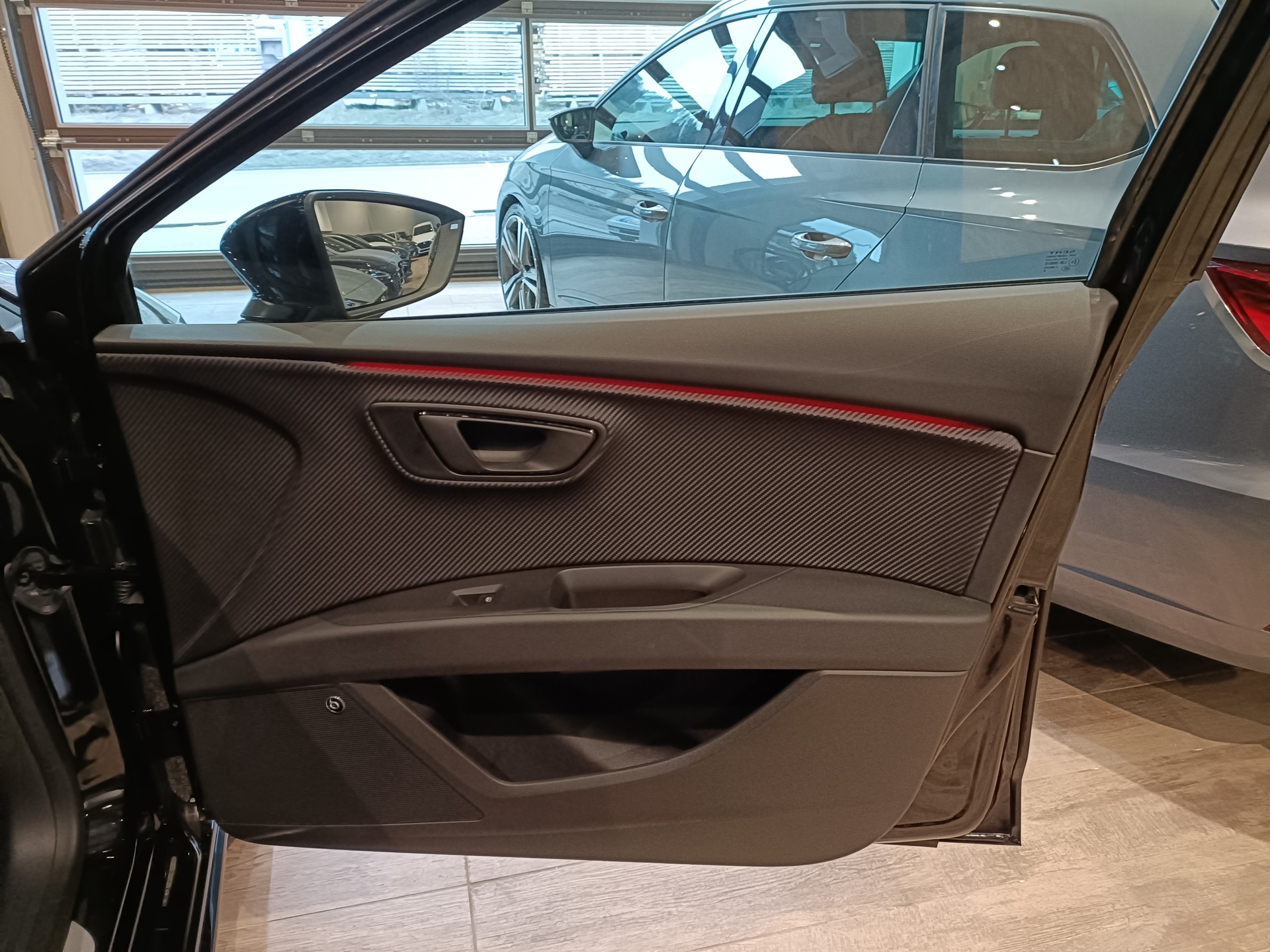SEAT Leon ST 2.0 TSI Cupra R 300 4 Drive DSG🔥🔥🔥-image-12