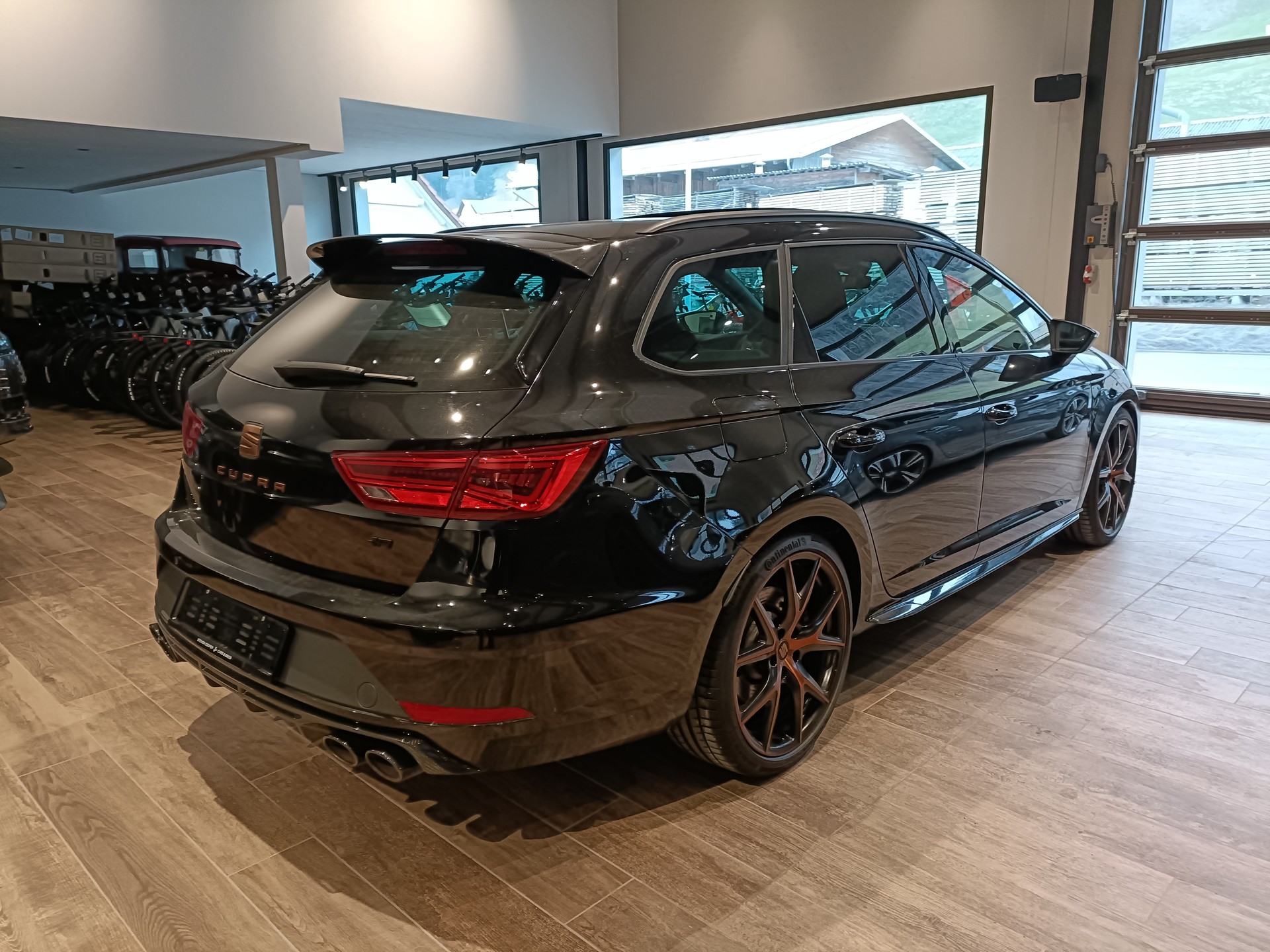 SEAT Leon ST 2.0 TSI Cupra R 300 4 Drive DSG🔥🔥🔥-image-2