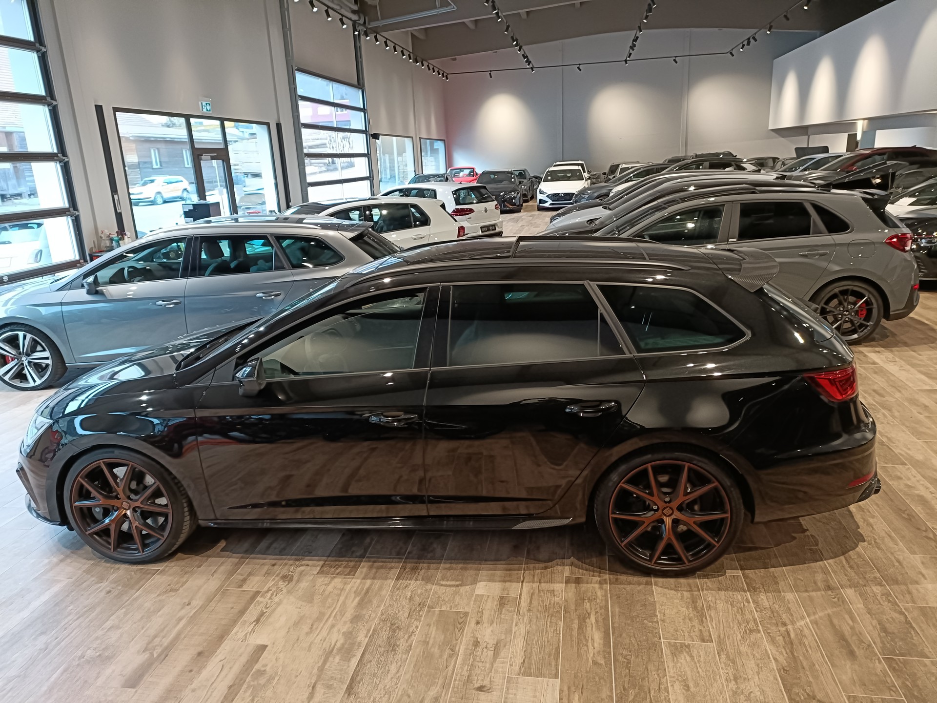 SEAT Leon ST 2.0 TSI Cupra R 300 4 Drive DSG🔥🔥🔥-image-5