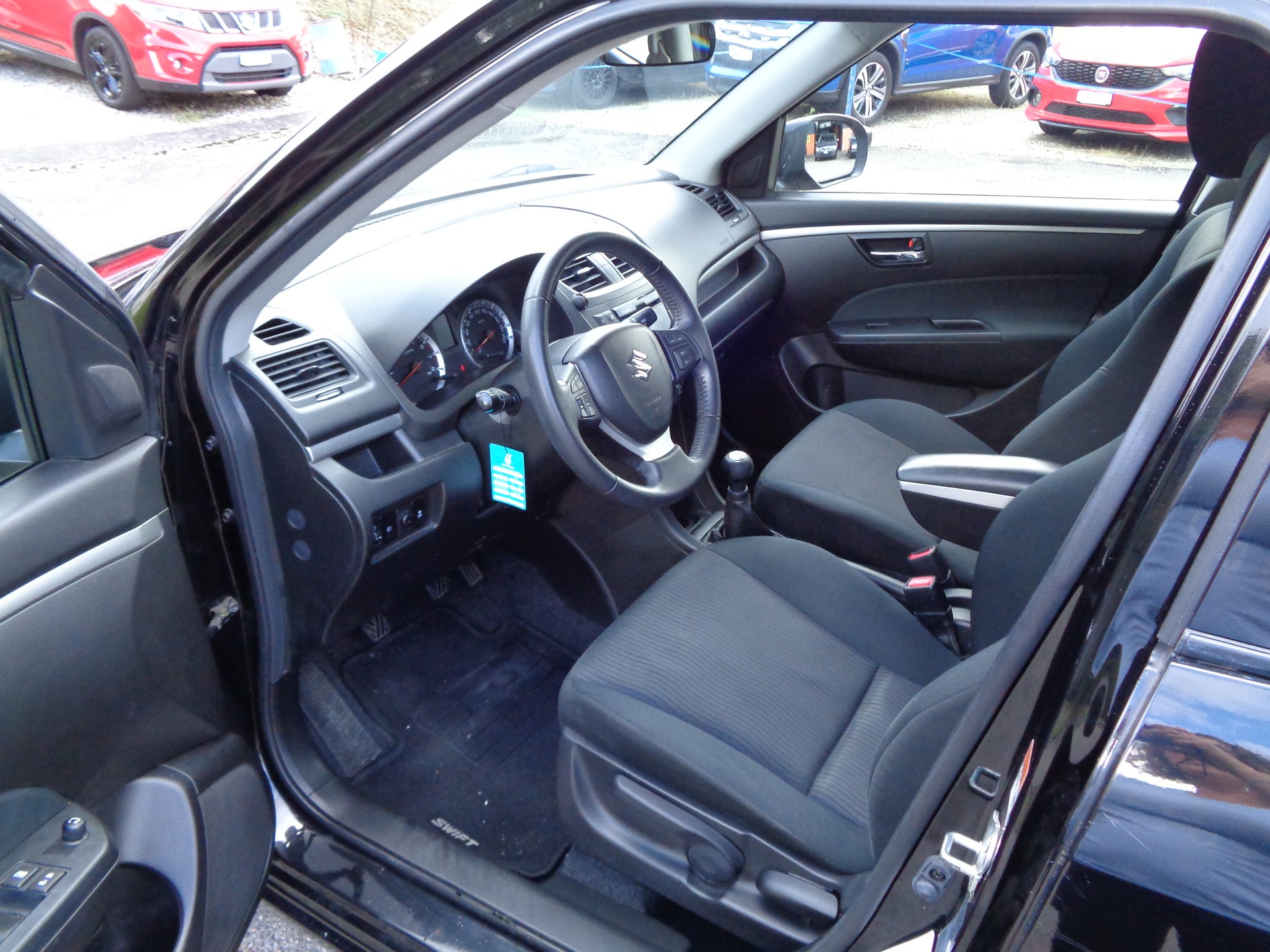 SUZUKI Swift 1.3i 16V GL Top 4x4-image-8