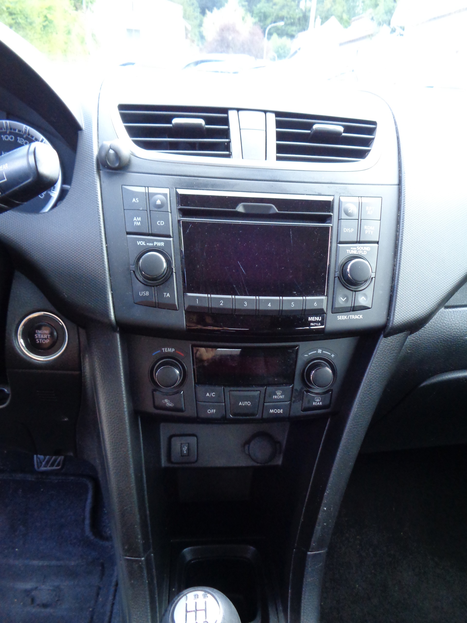SUZUKI Swift 1.3i 16V GL Top 4x4-image-11