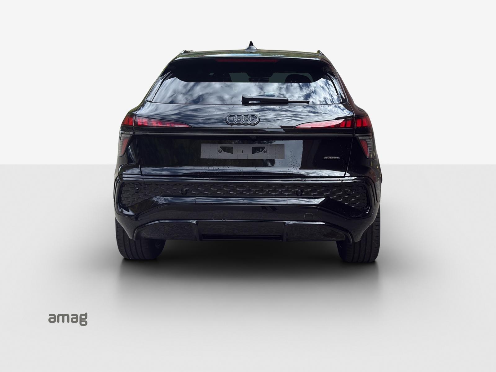 AUDI Q3 SUV TFSI quattro 195 kW S tronic-image-3