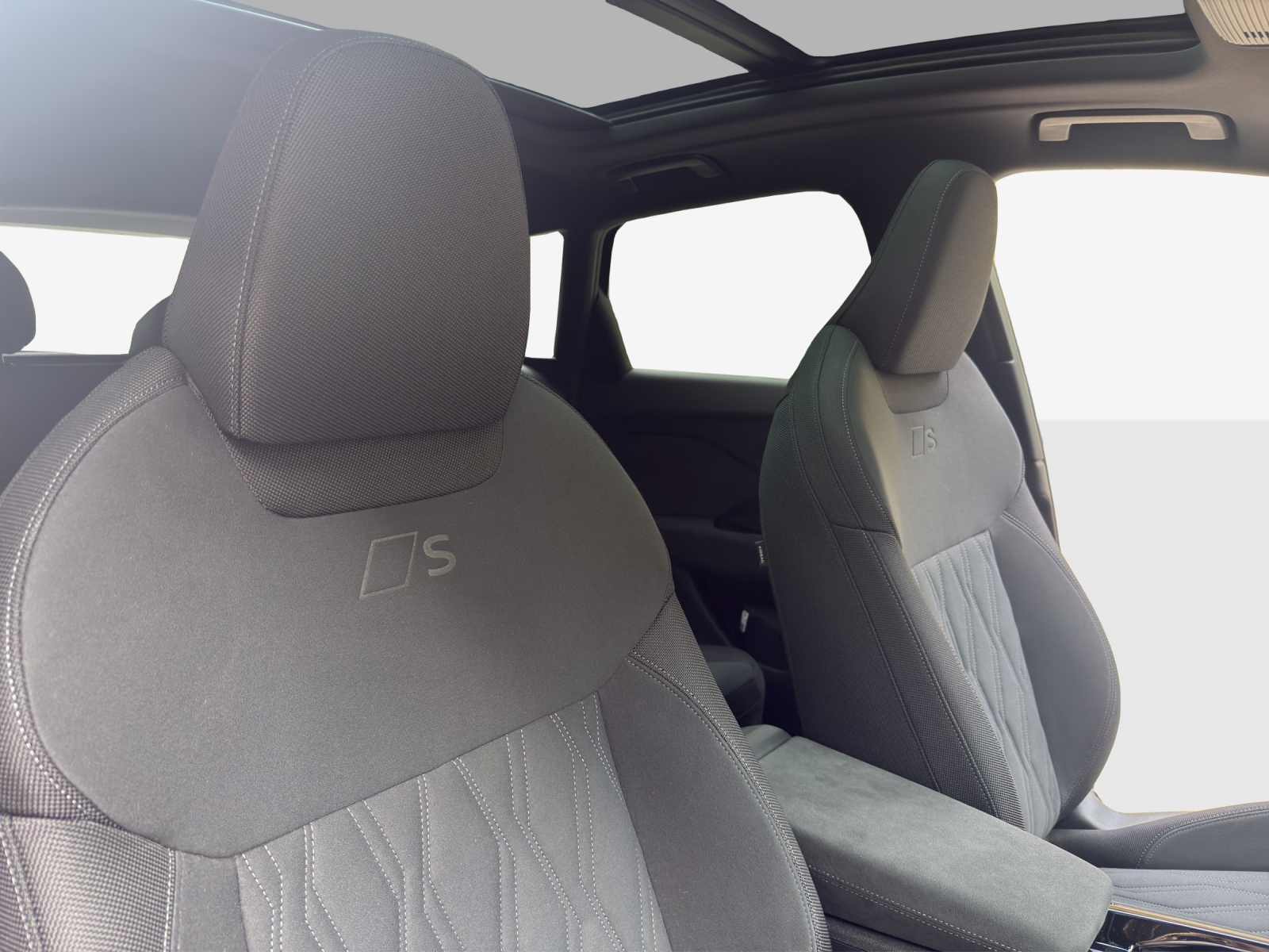 AUDI Q3 SUV TFSI quattro 195 kW S tronic-image-14