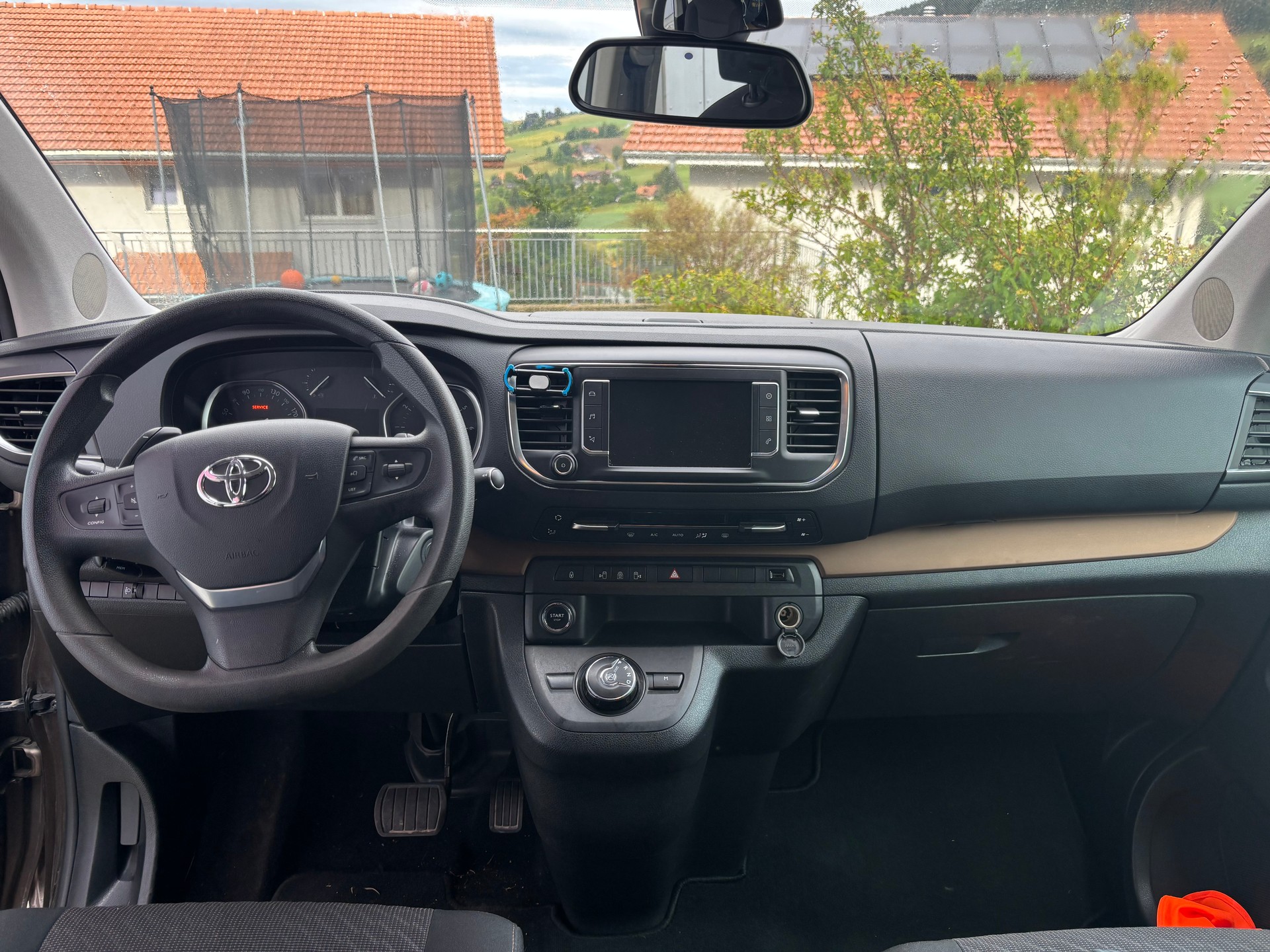 TOYOTA 2.0 D Family-image-3