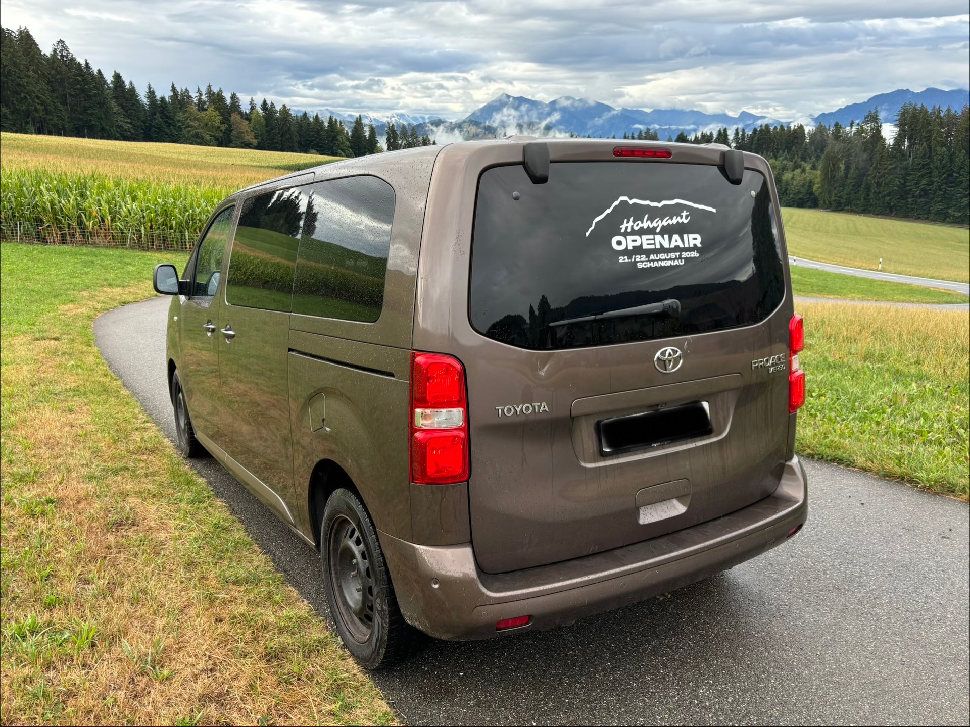 TOYOTA 2.0 D Family-image-1