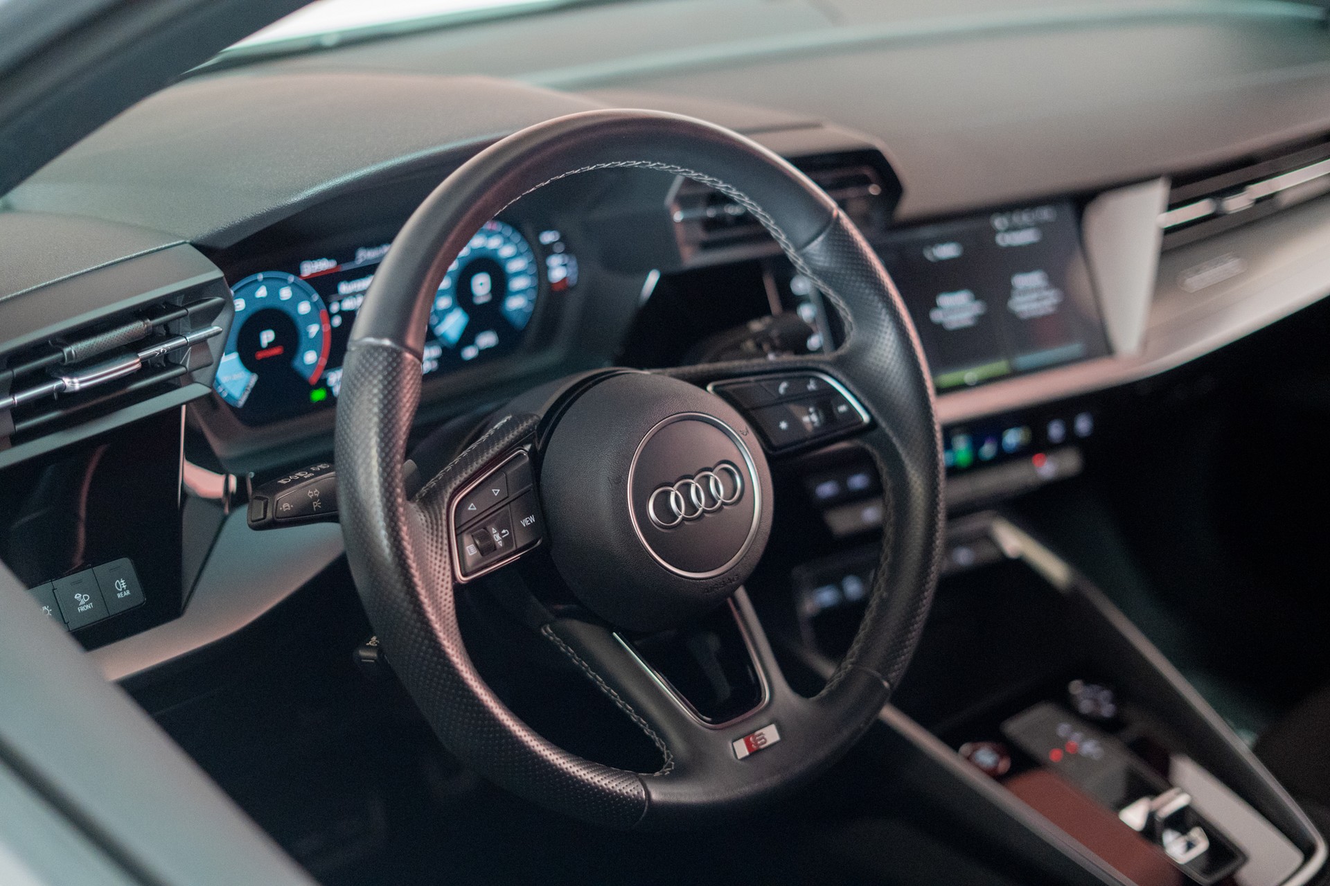 AUDI S3 Limousine 2.0 TFSI quattro S-Tronic / Rückfahrkamera / Sportsitze / Virtual-Cockpit-image-11