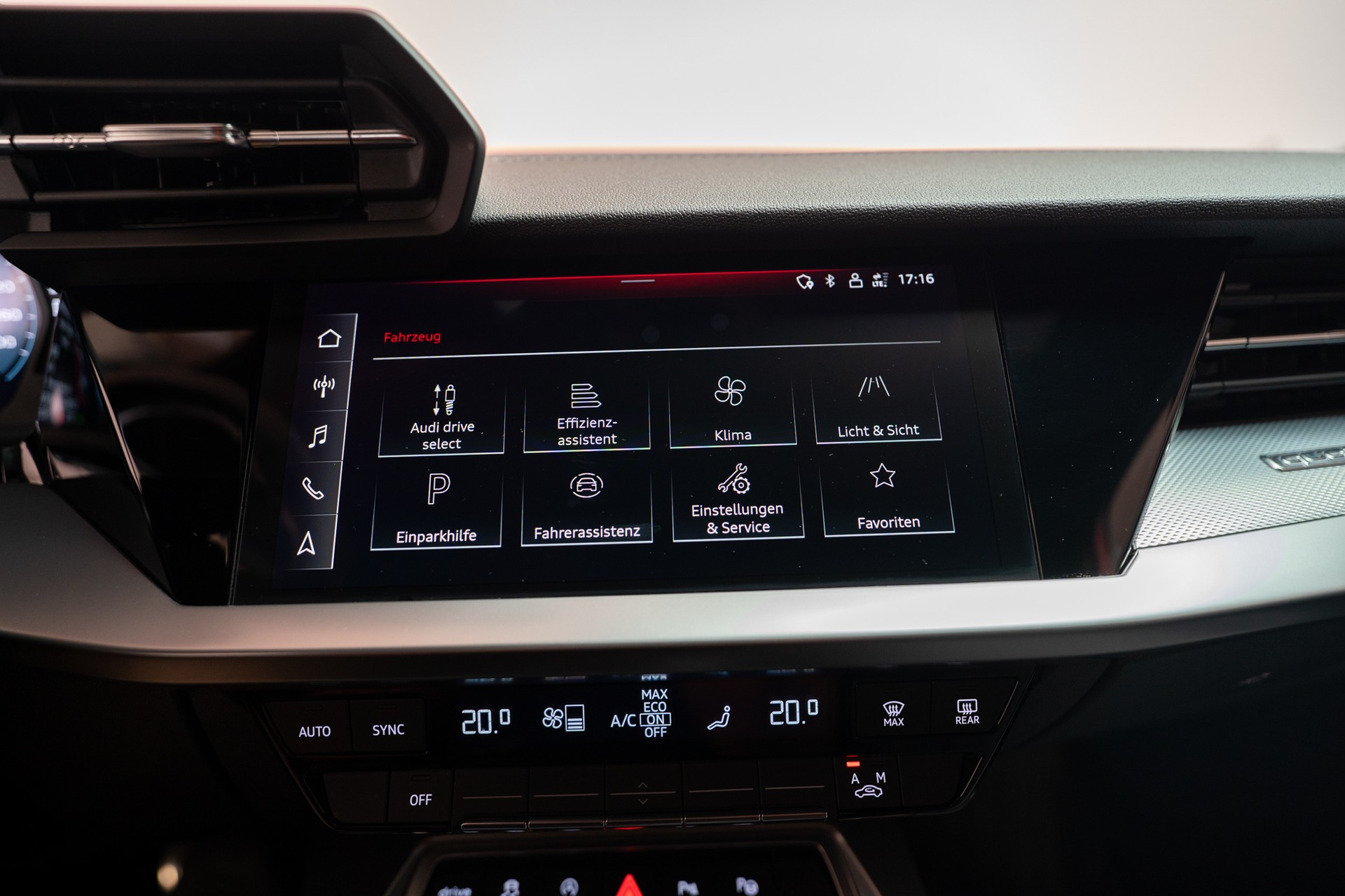AUDI S3 Limousine 2.0 TFSI quattro S-Tronic / Rückfahrkamera / Sportsitze / Virtual-Cockpit-image-22