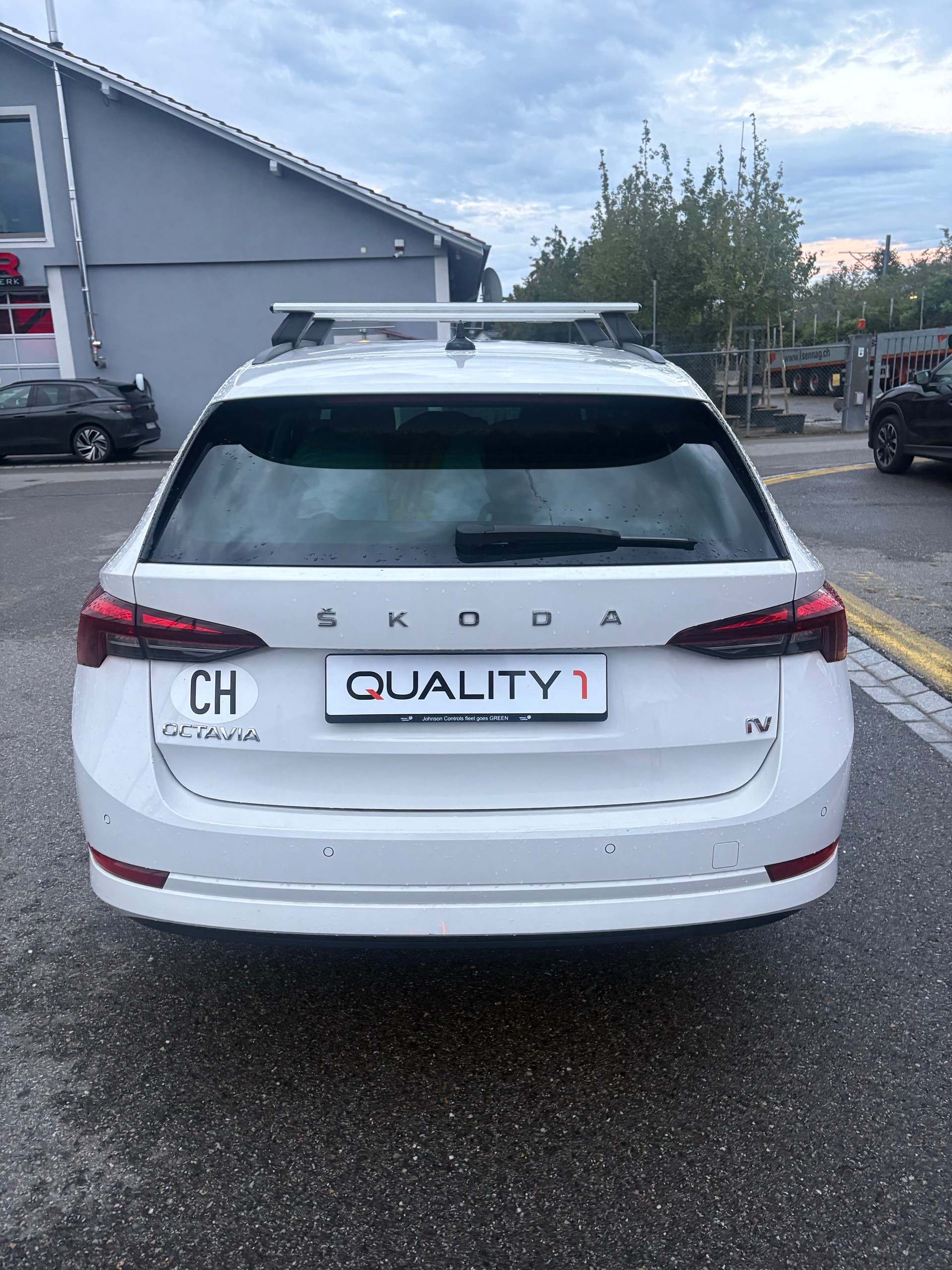 SKODA Octavia Combi 1.4 TSI PHEV DSG Ambition-image-4