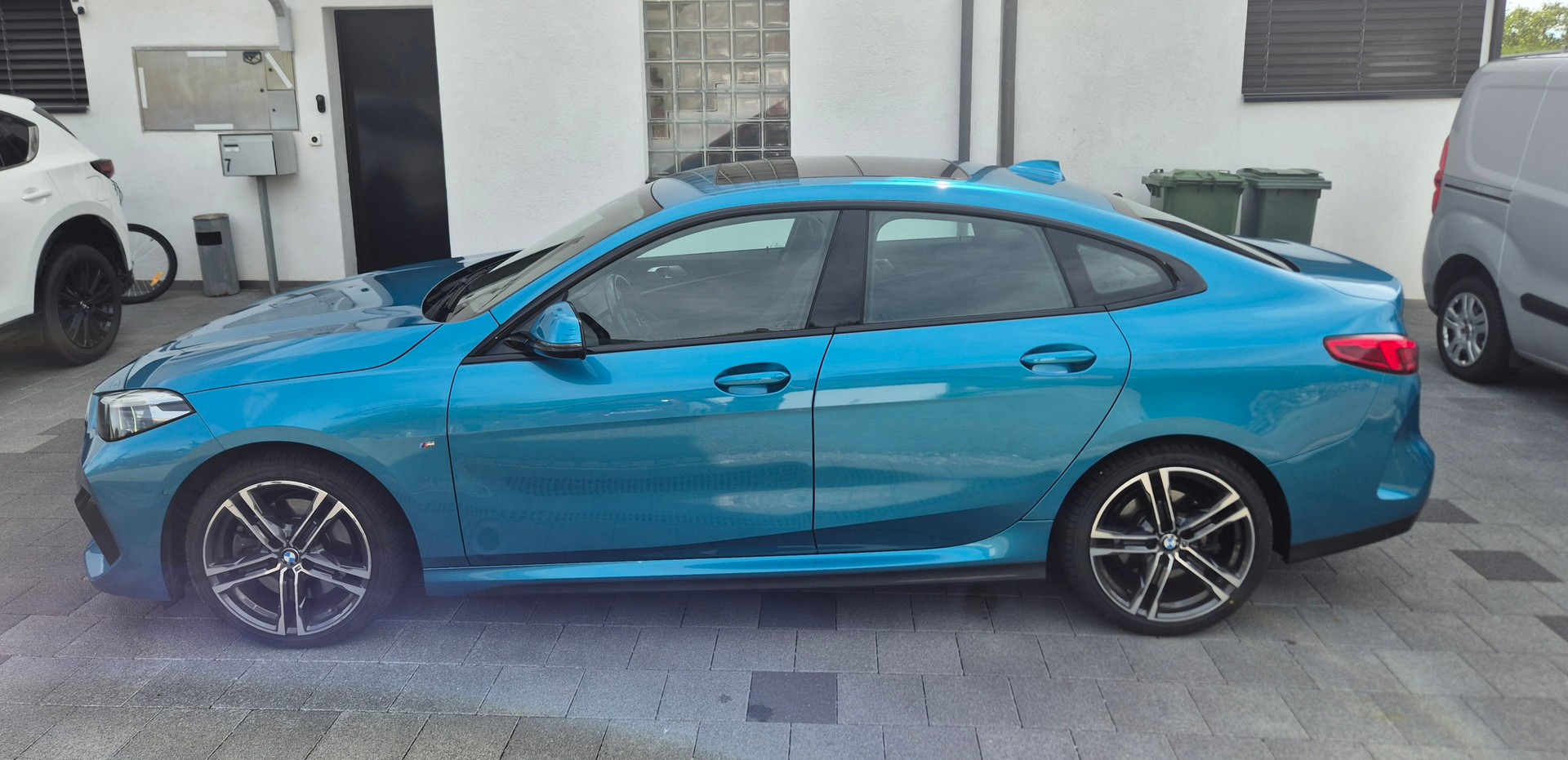 BMW 220d xDrive Gran Coupe M Sportpaket*Panoramadach*Rückfahrkamera-image-1