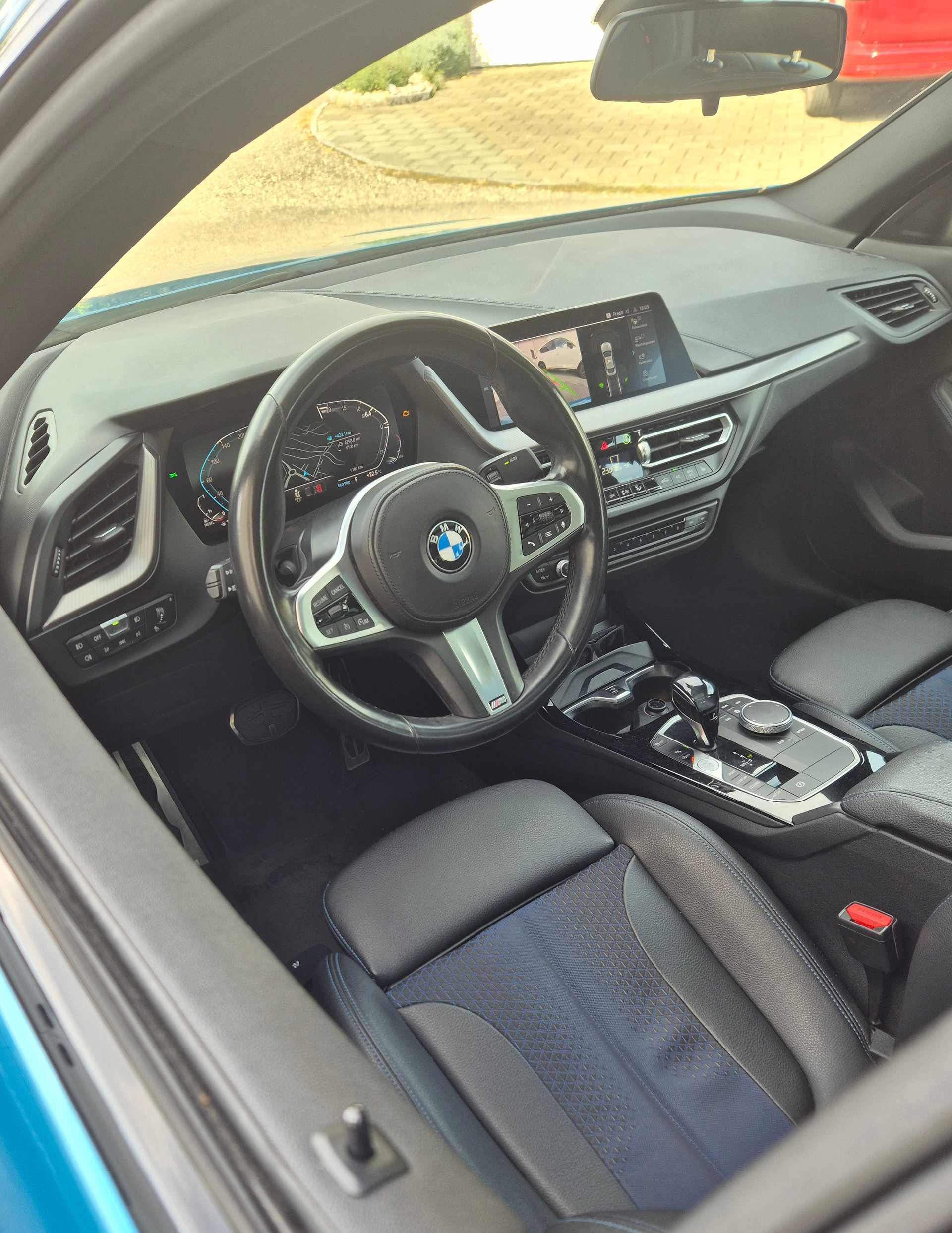 BMW 220d xDrive Gran Coupe M Sportpaket*Panoramadach*Rückfahrkamera-image-4