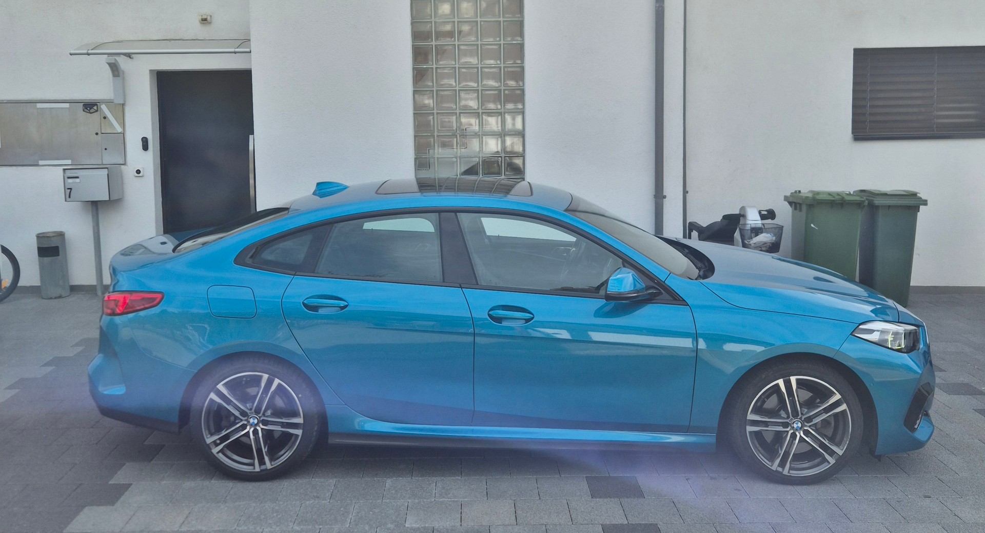 BMW 220d xDrive Gran Coupe M Sportpaket*Panoramadach*Rückfahrkamera-image-2