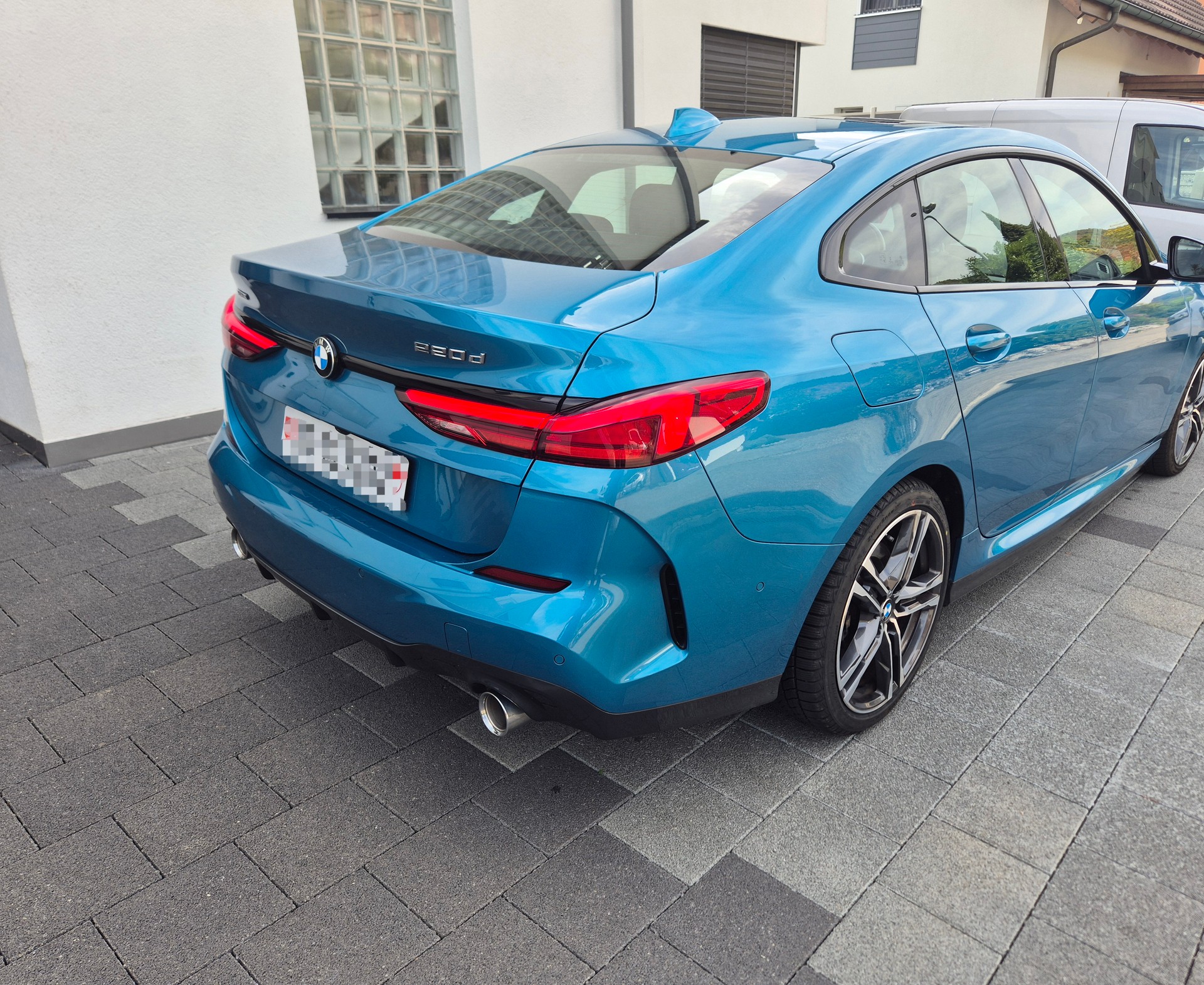 BMW 220d xDrive Gran Coupe M Sportpaket*Panoramadach*Rückfahrkamera-image-3