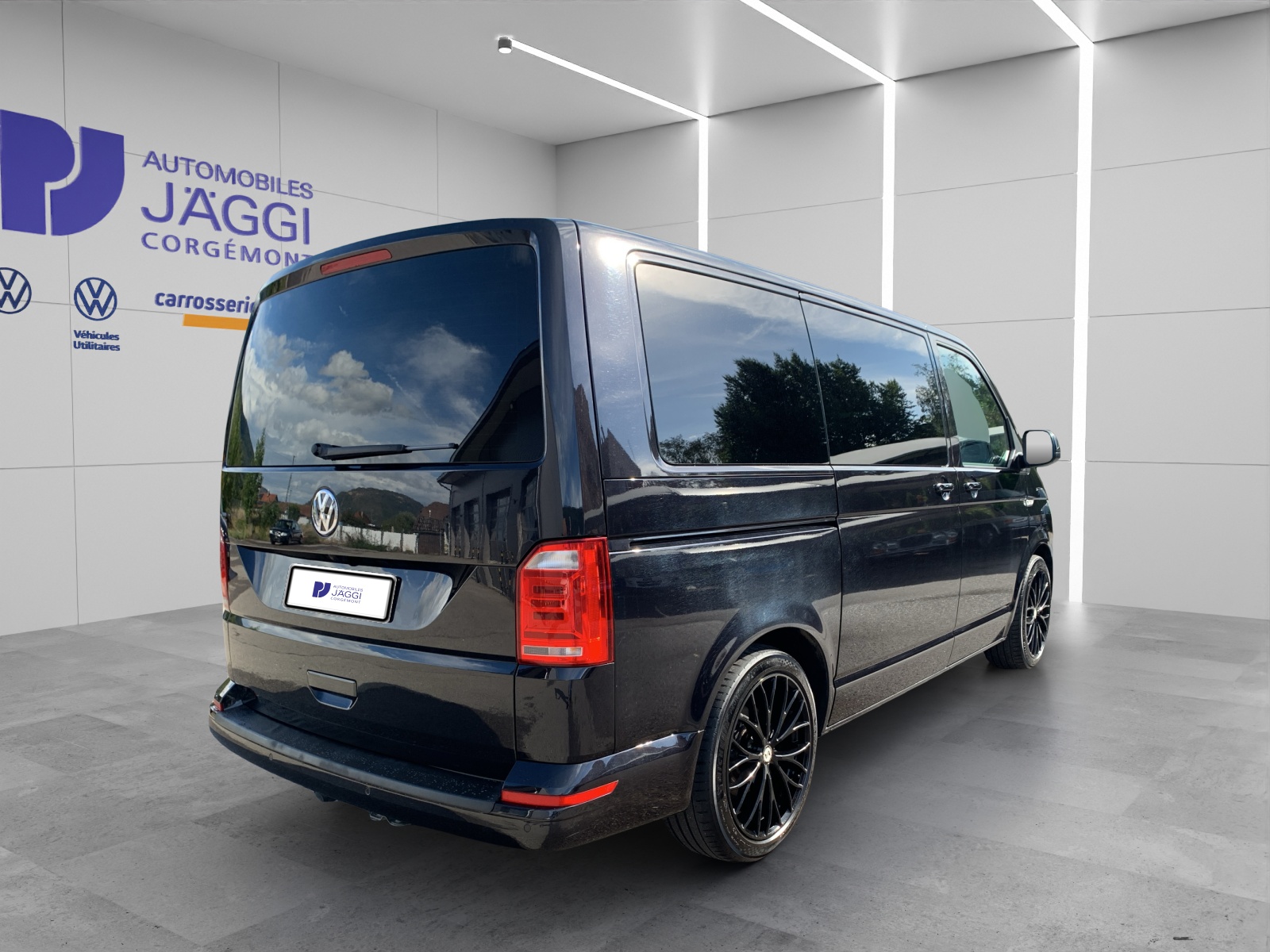 VW Caravelle 4x4 automat,8 places, crochet-image-2