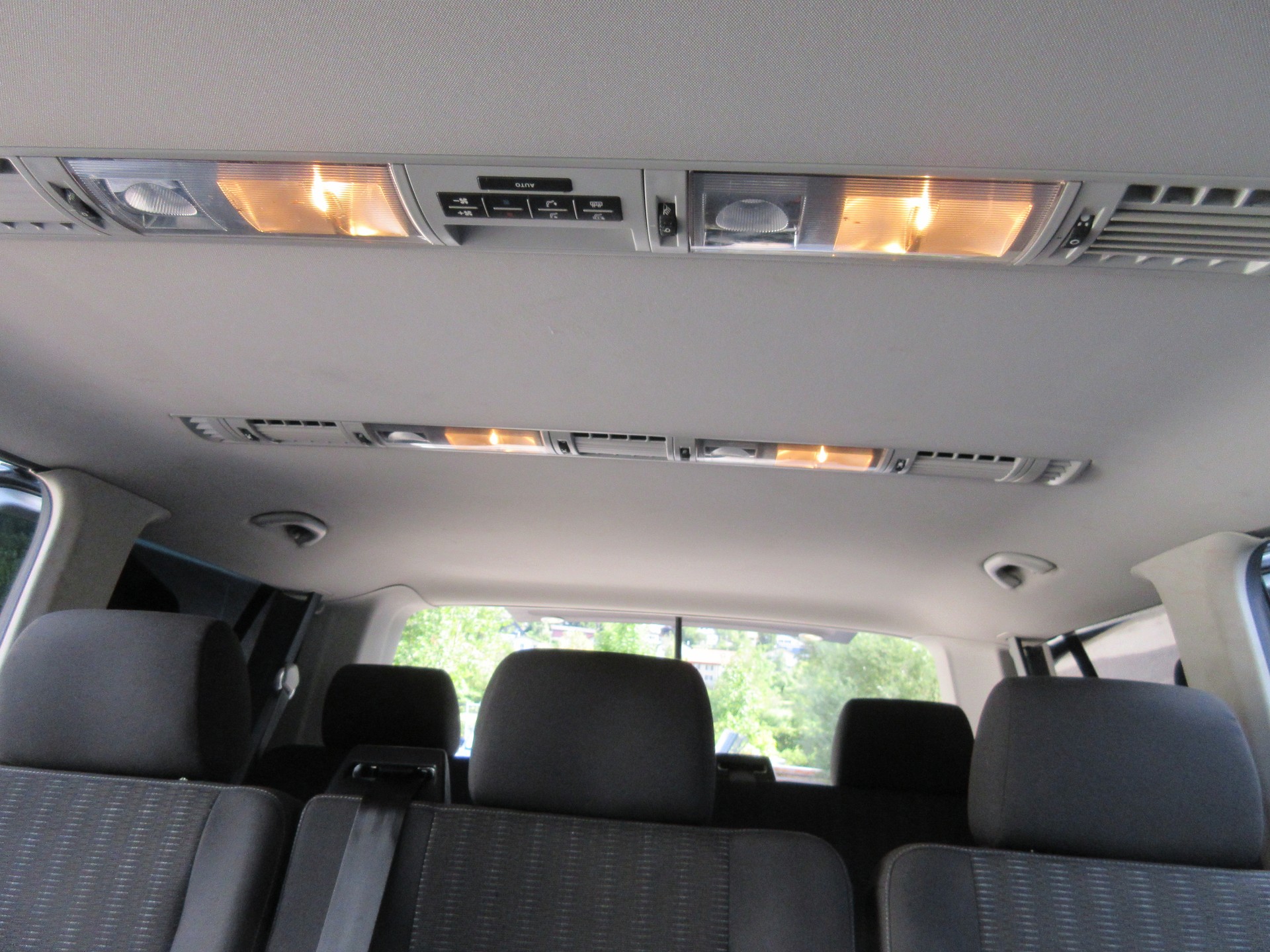 VW Caravelle 4x4 automat,8 places, crochet-image-14