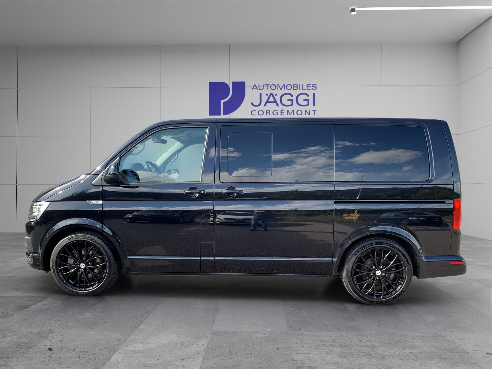 VW Caravelle 4x4 automat,8 places, crochet-image-4