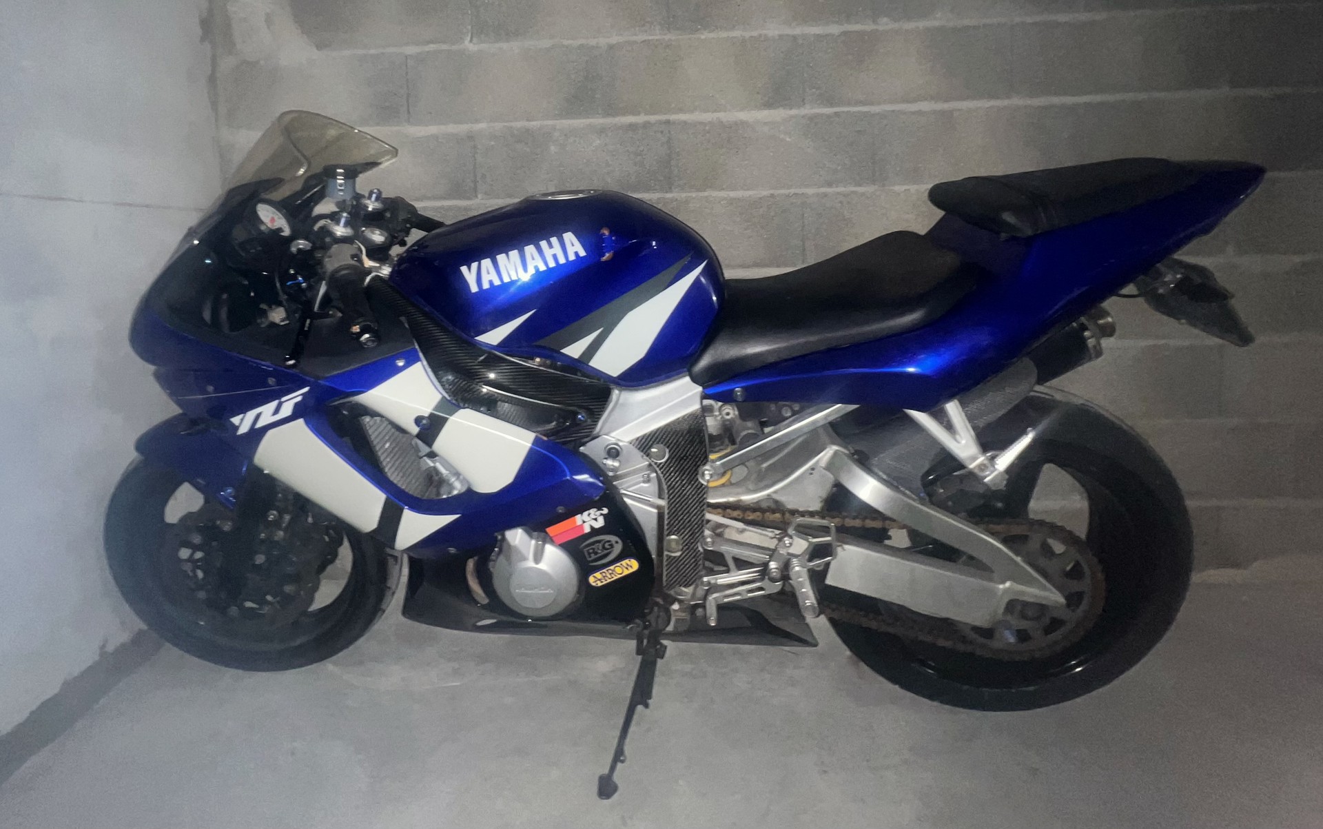 YAMAHA YZF-R6-image-1