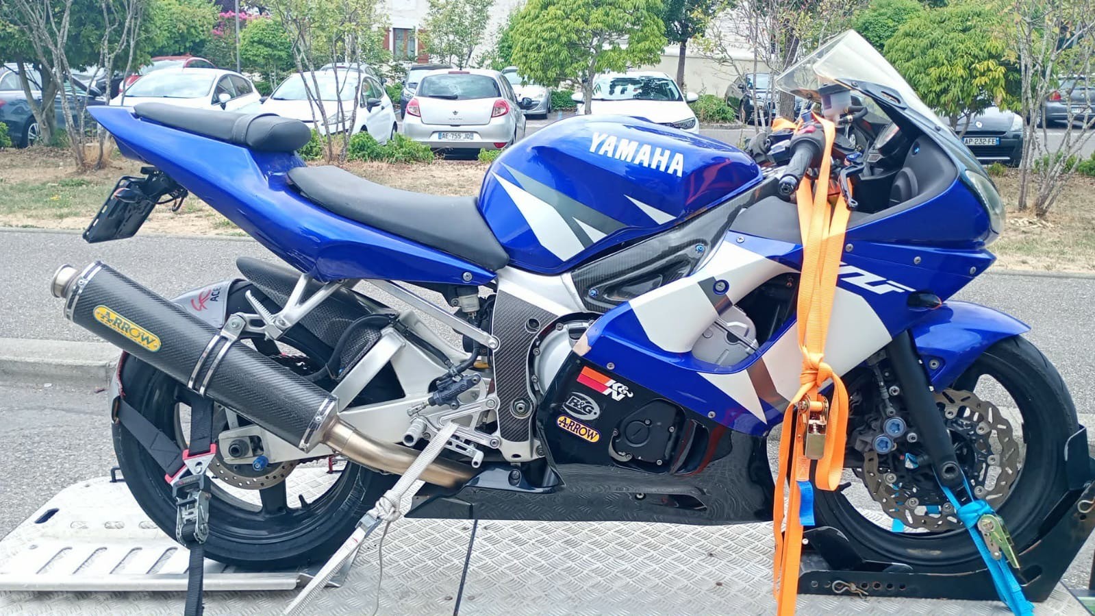 YAMAHA YZF-R6