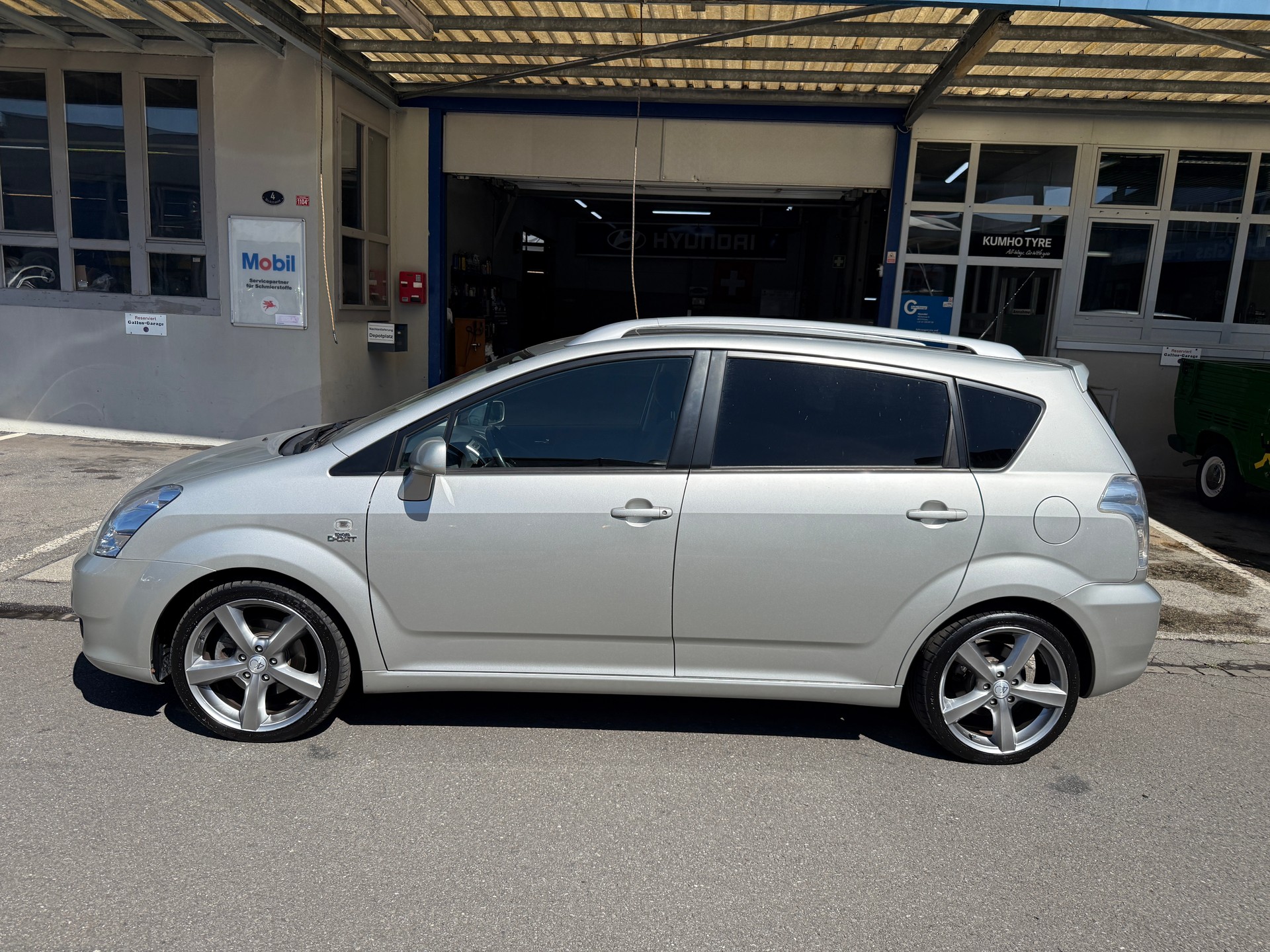TOYOTA Corolla Verso 2.2 D-4D CleanP. Linea Sol Prem. Dyn.-image-2