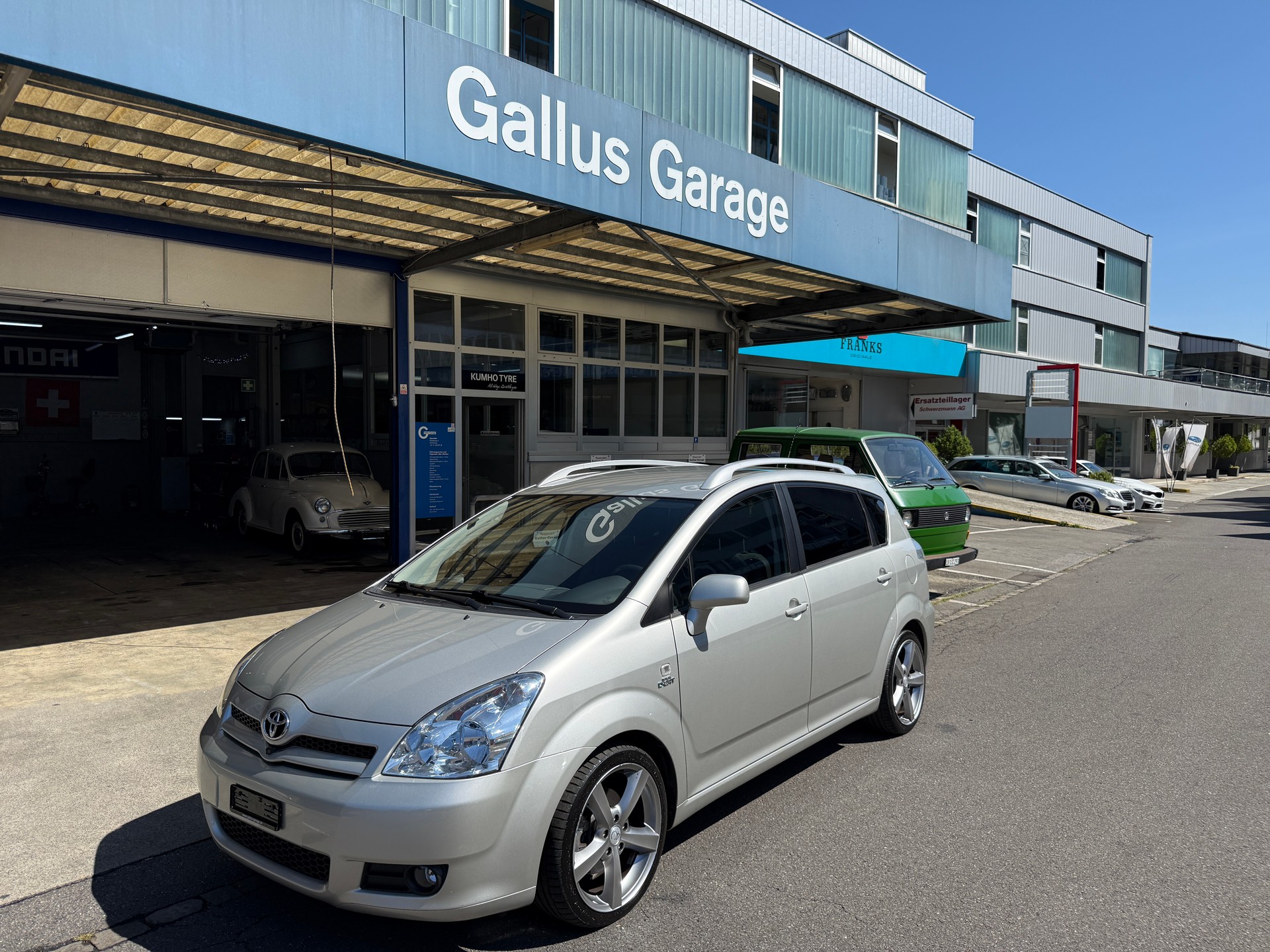 TOYOTA Corolla Verso 2.2 D-4D CleanP. Linea Sol Prem. Dyn.-image-0