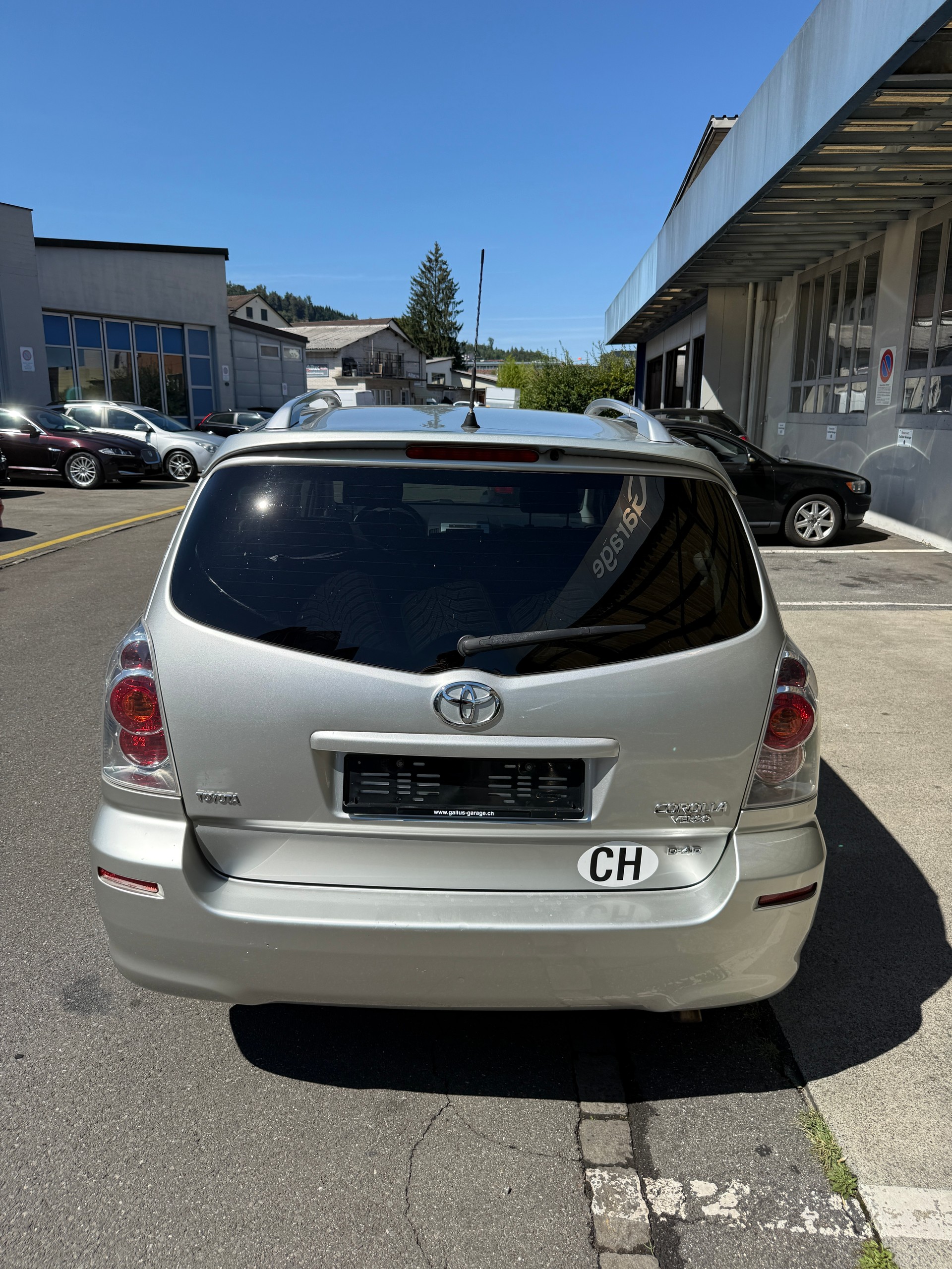TOYOTA Corolla Verso 2.2 D-4D CleanP. Linea Sol Prem. Dyn.-image-3