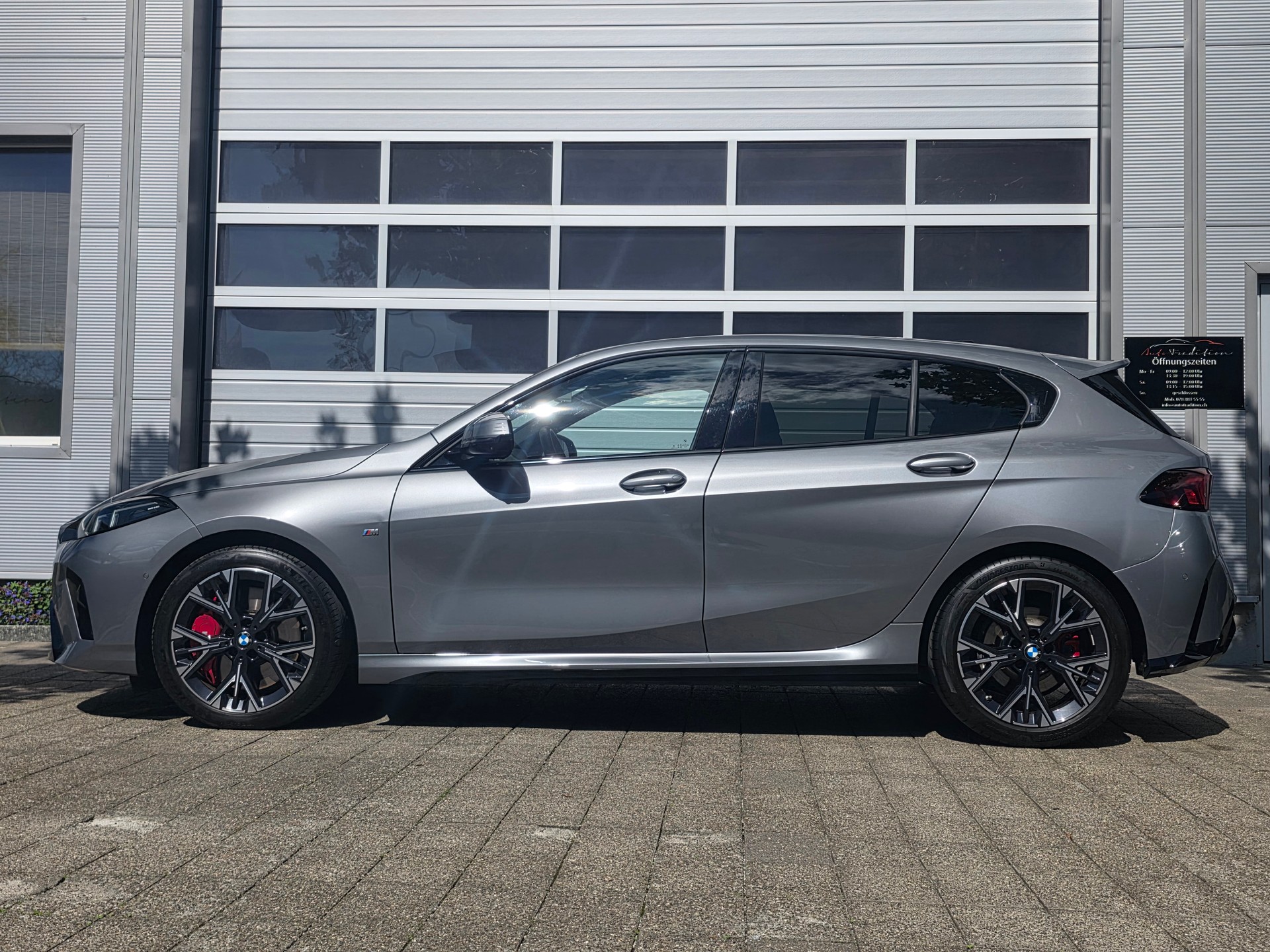 BMW 120d M Sport Pro Steptronic / VOLLAUSSTATTUNG -PANORAMA -HARMAN KARDON -ASSISTENZ PAKET -GRATIS SERVICE 10J/100.000KM-showroom-element-2