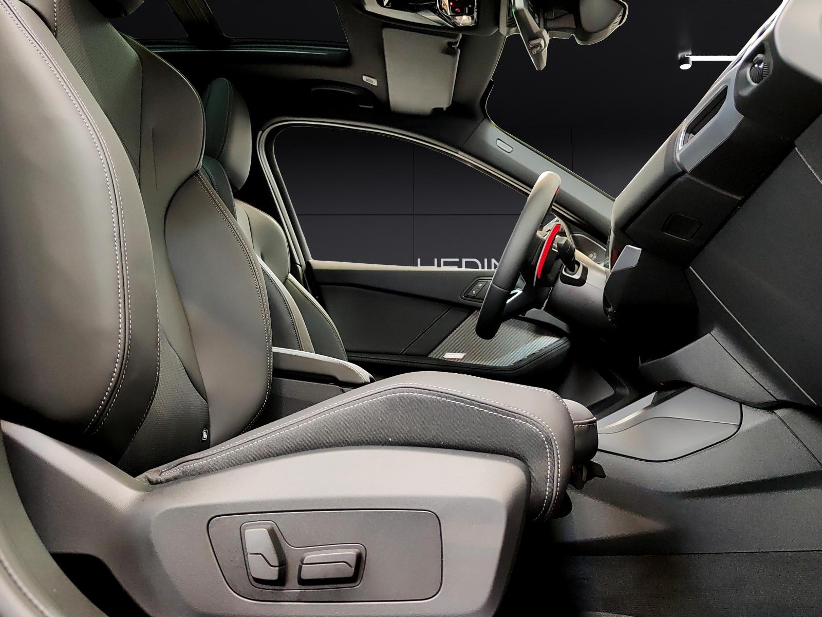 BMW M135i xDrive-image-19