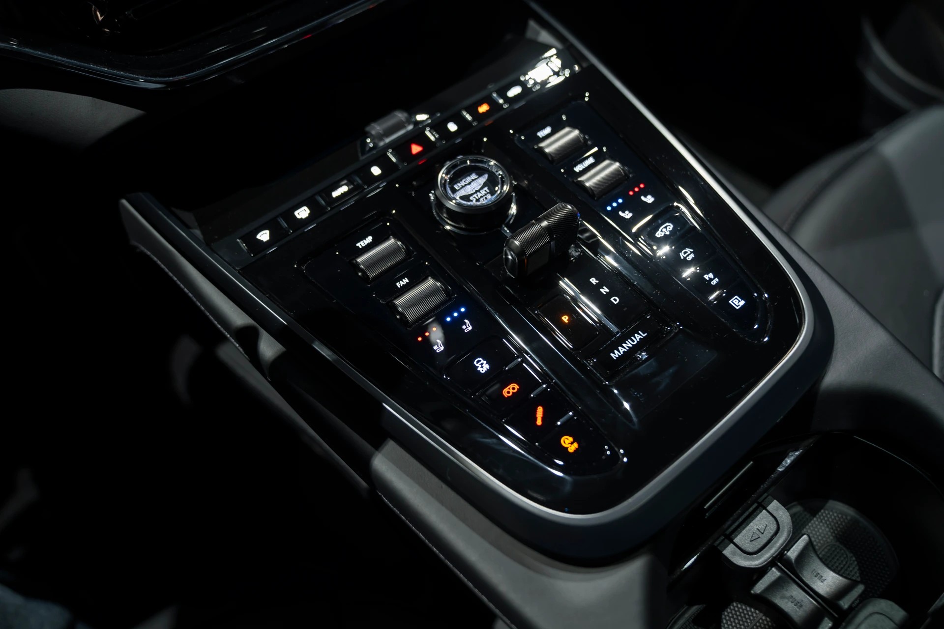 ASTON MARTIN 707 Facelift 4.0 V8-image-11
