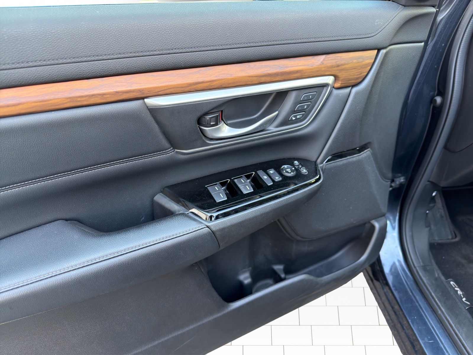 HONDA CR-V 2.0 i-MMD Executive 4WD-image-10