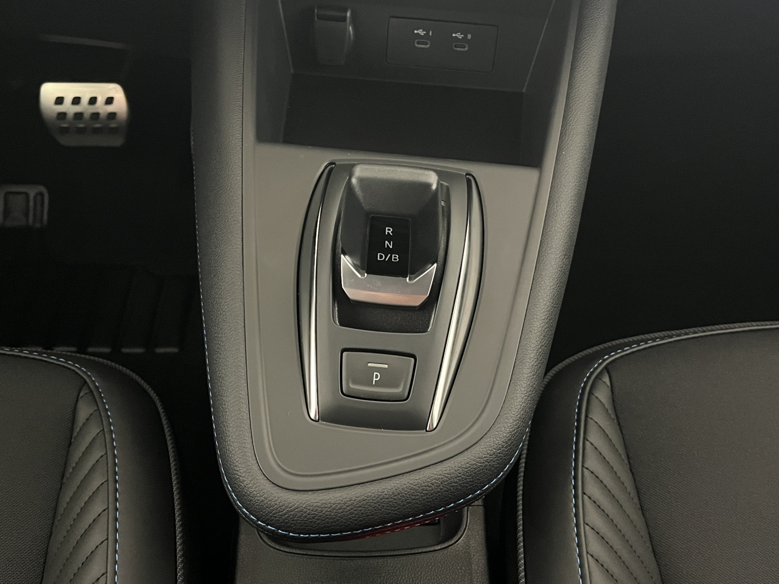 RENAULT Captur 1.8 E-Tech esprit Alpine-image-13