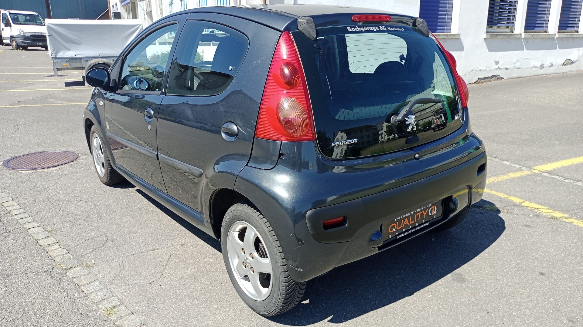 PEUGEOT 107 1.0 Swiss Edition-image-3