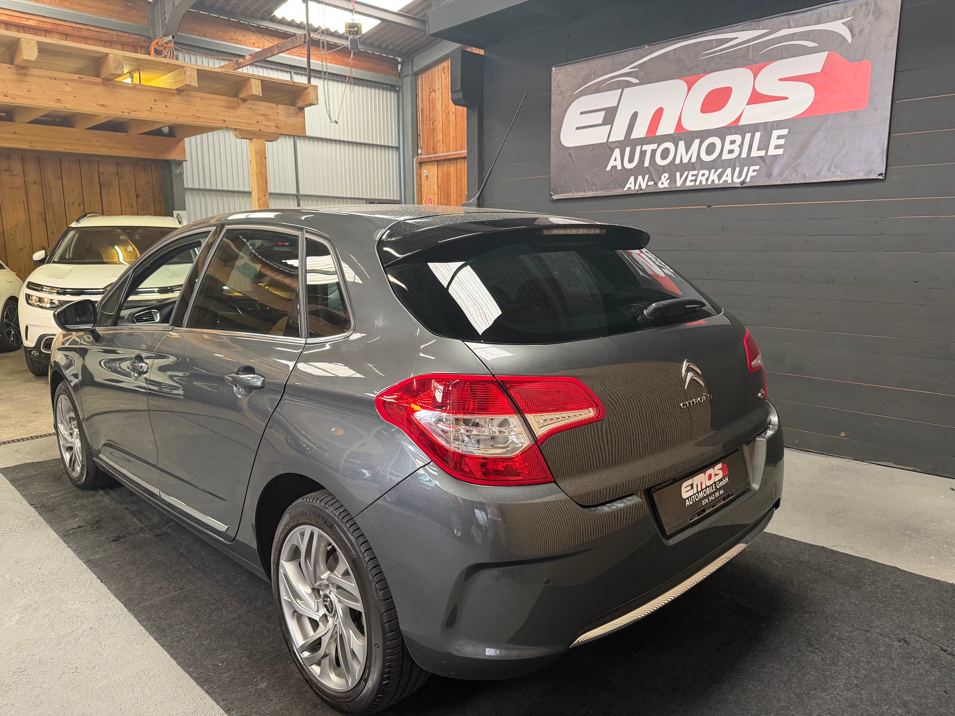 CITROEN C4 Berline 1.2 THP SST-image-4