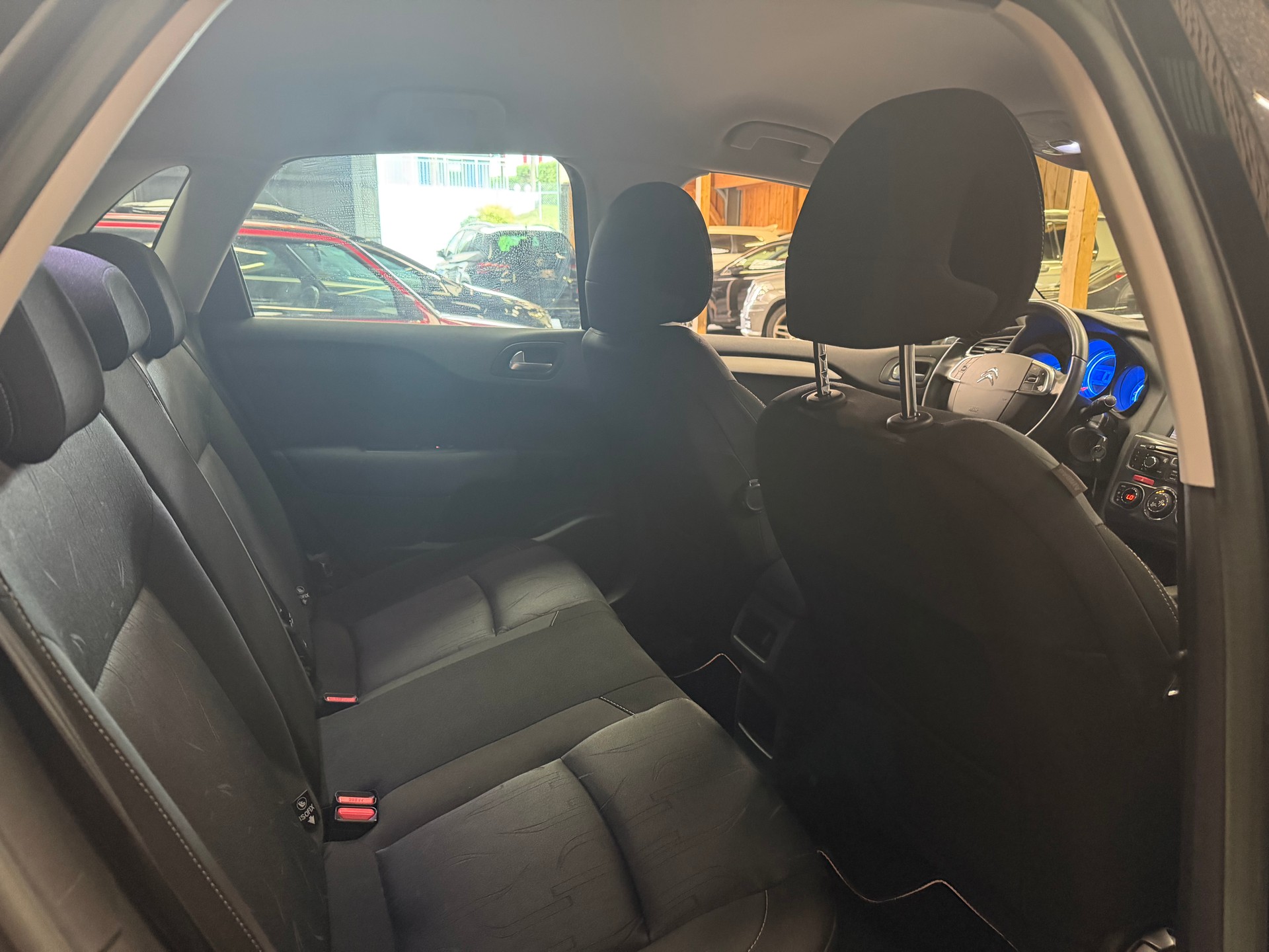CITROEN C4 Berline 1.2 THP SST-image-10