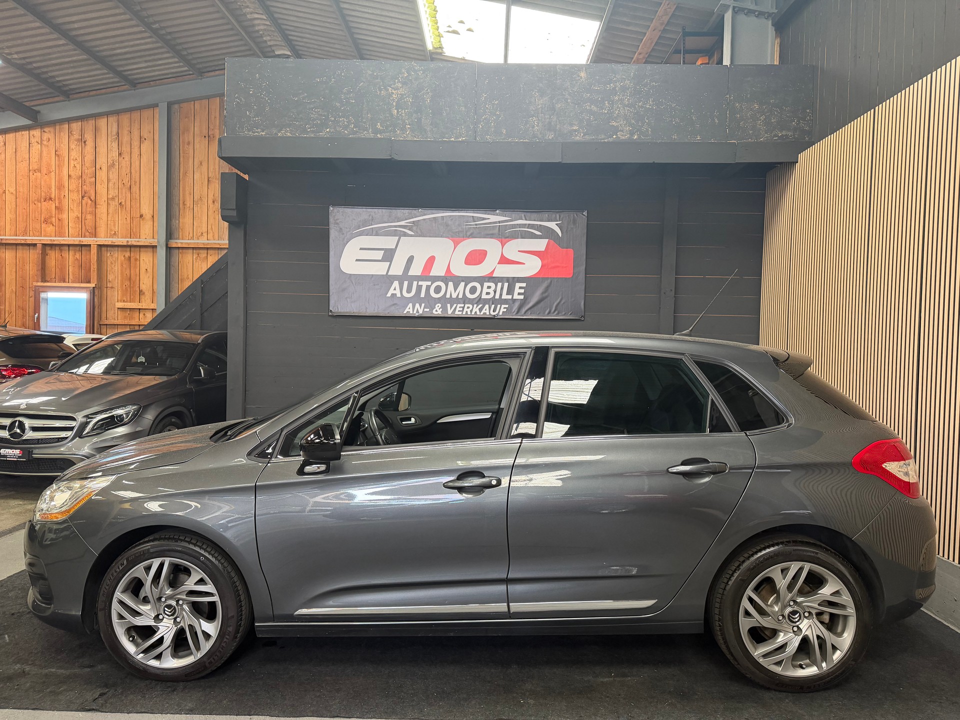 CITROEN C4 Berline 1.2 THP SST-image-3